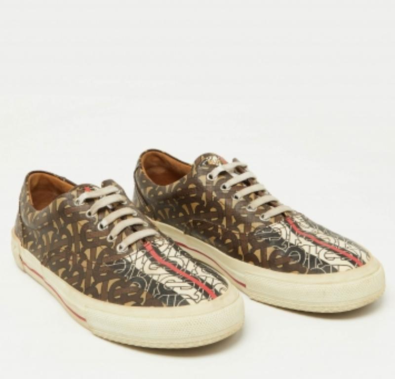 Burberry Multicolore Brown TB Monogram Coated Canvas Sneakers Size 42 État moyen - En vente à Dubai, Al Qouz 2