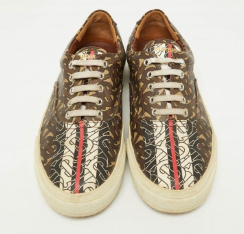 Burberry Multicolore Brown TB Monogram Coated Canvas Sneakers Size 42 en vente 1