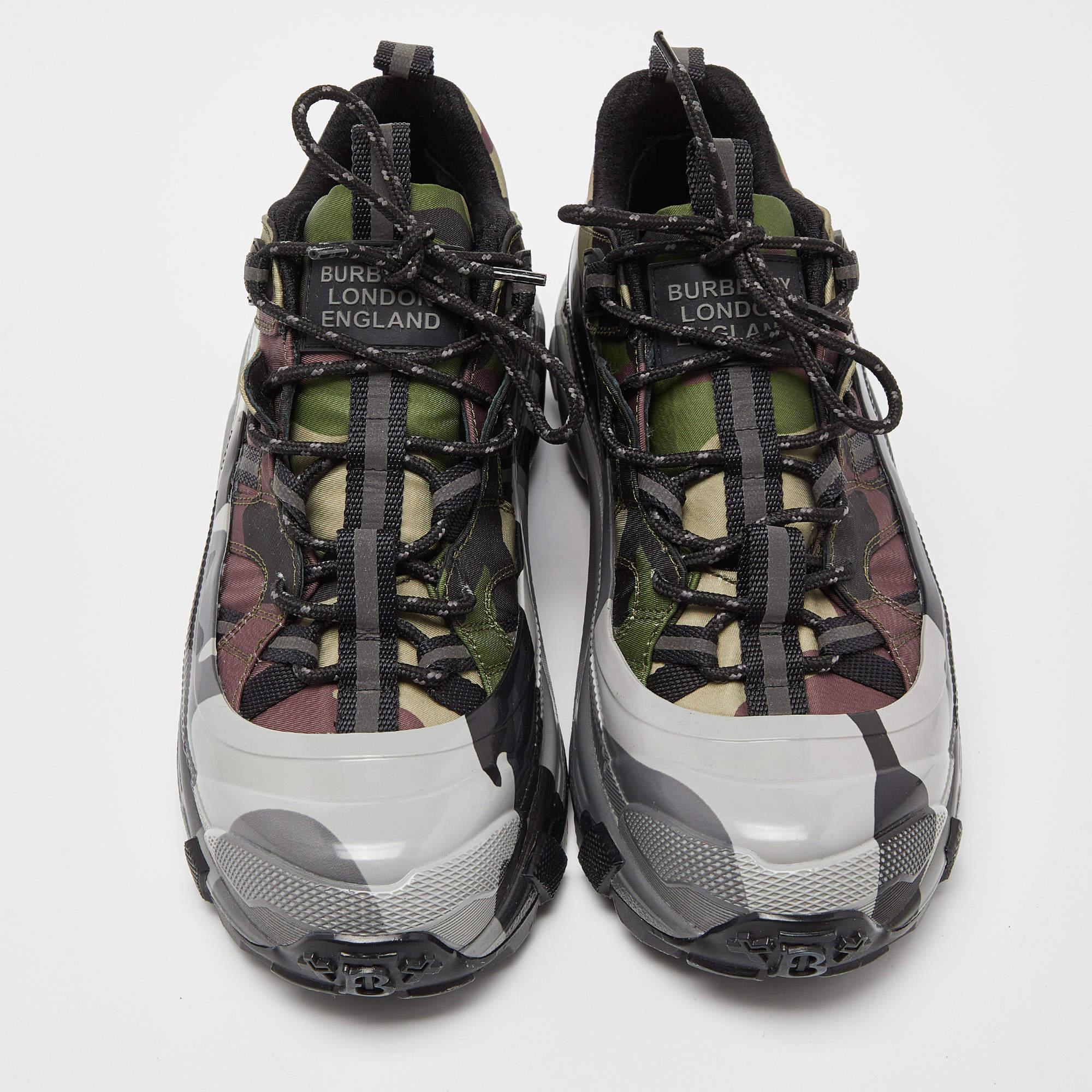 Men's Burberry Multicolor Camouflage Print Nylon Arthur Low-Top Sneakers Size 40 For Sale