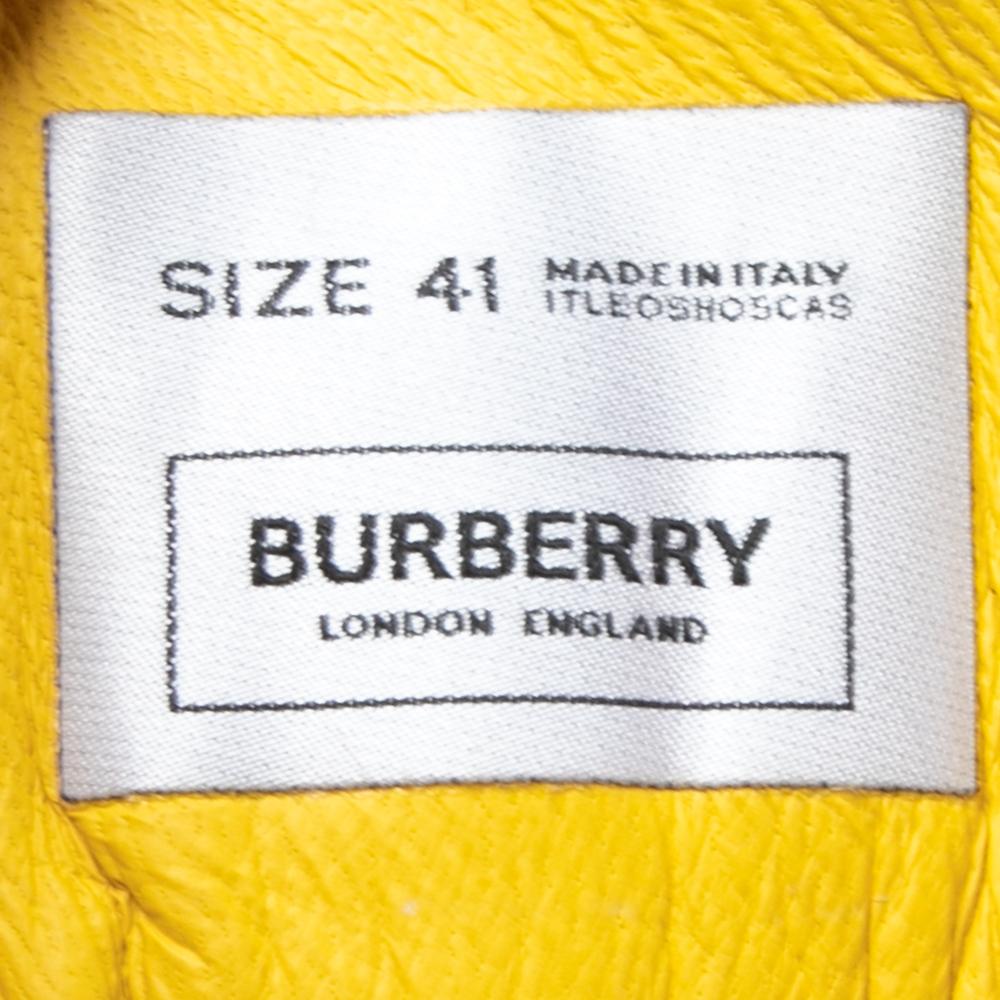 Burberry Multicolor/House Check Canvas And Leather Hiking Boots Size 41 In New Condition In Dubai, Al Qouz 2