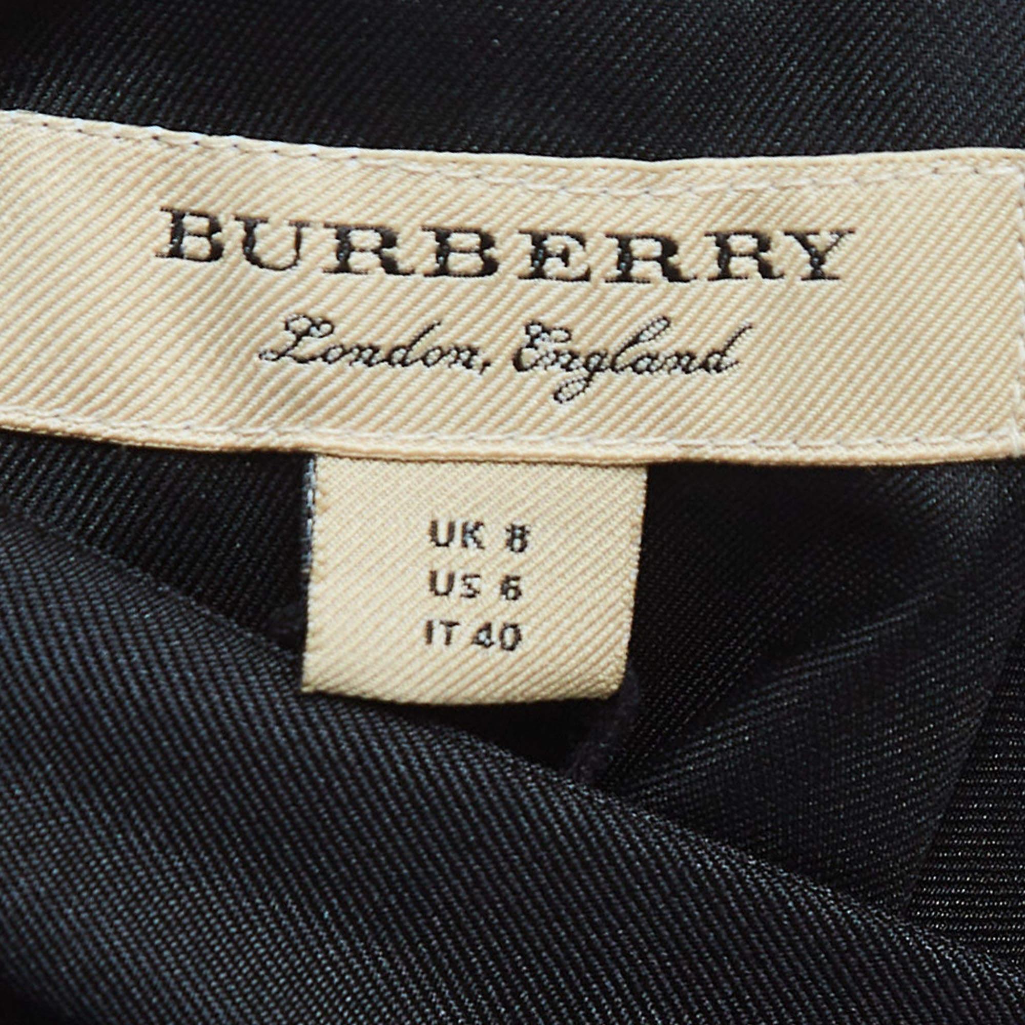 Burberry Mehrfarbig bedrucktes Hemdkleid aus Seide mit Gürtel und Gürtel S Damen im Angebot