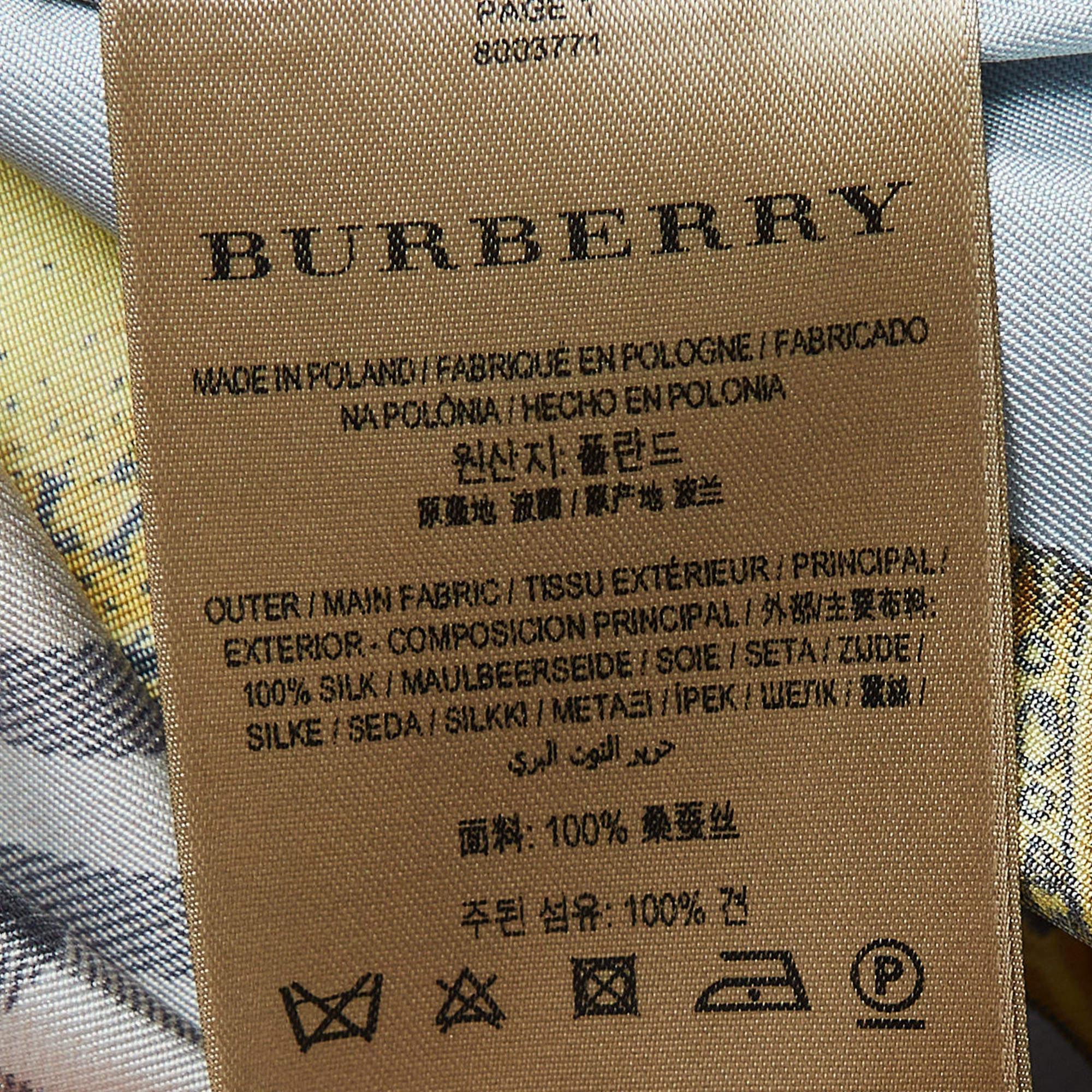 Burberry - Robe chemise ceinturée en soie imprimée multicolore S en vente 1