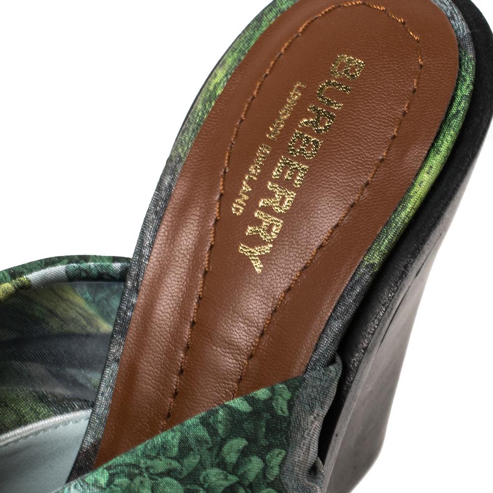 Women's Burberry Multicolor Satin Tillington Mule Sandals Size 39 For Sale