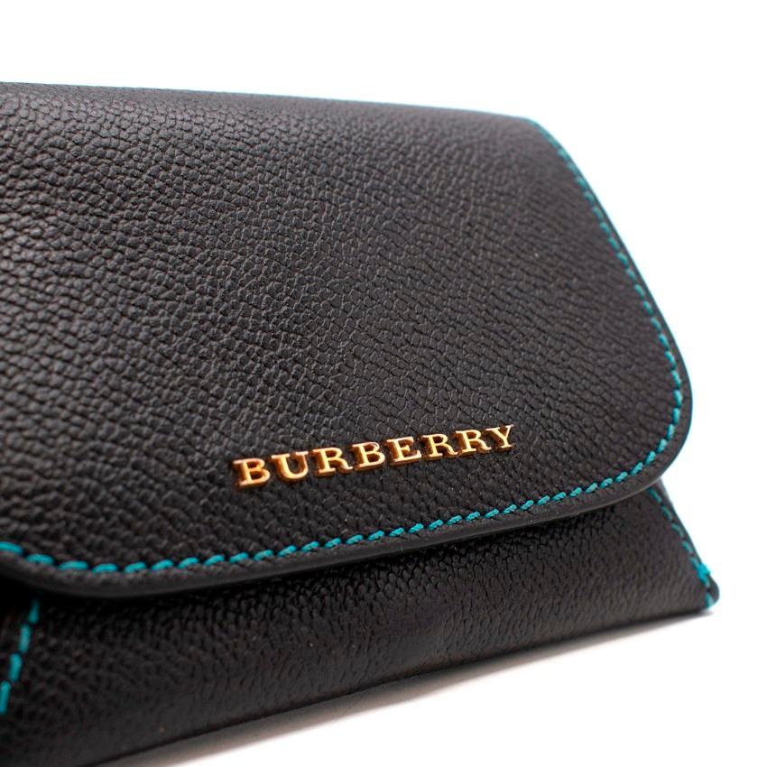 Burberry Mehrfarbiges Leder-Kartenetui und schwarzes Portemonnaie im Angebot 2