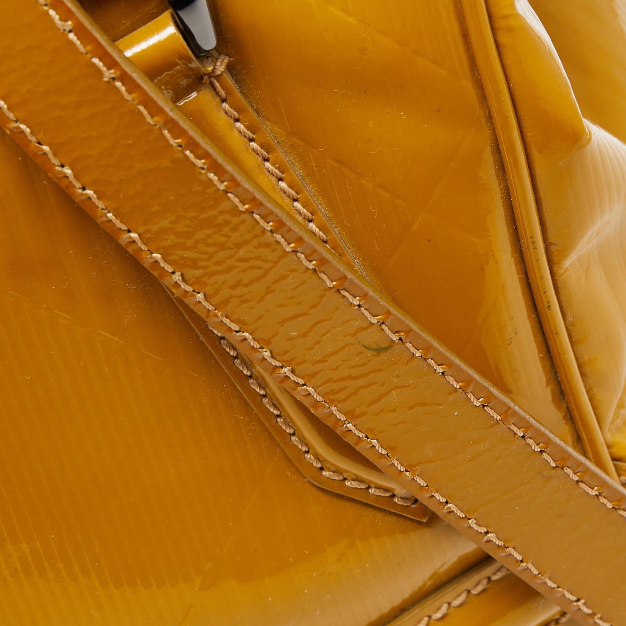 Burberry Mustard Patent Leather Top Zip Tote For Sale 3