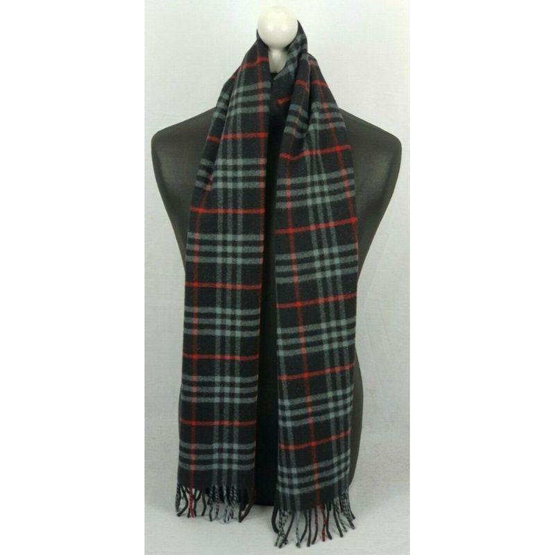 Burberry Navy Blue 872022 Lambswool Nova Check Classic Scarf/Wrap In Good Condition In Dix hills, NY