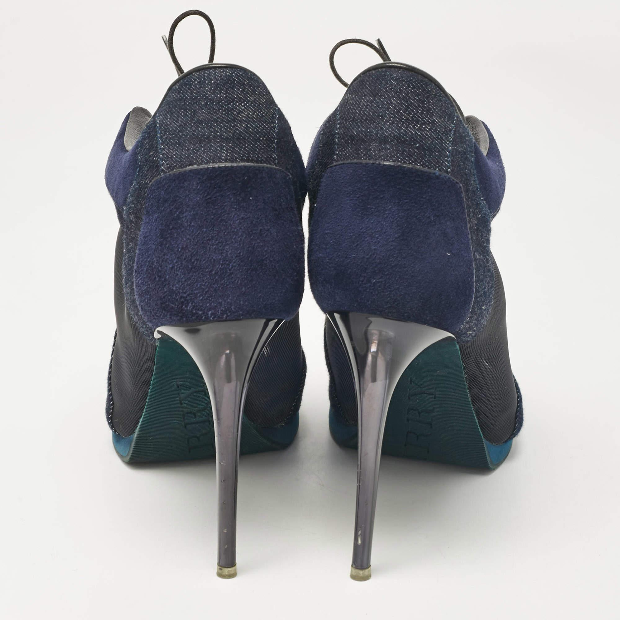 Women's Burberry Navy Blue Denim and Suede Open Toe Booties Size 38 For Sale
