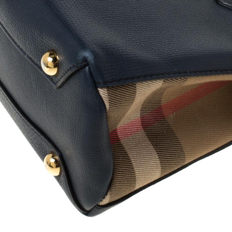 Burberry Navy Blue Leather and House Check Fabric Small Banner Tote In Excellent Condition For Sale In Dubai, Al Qouz 2