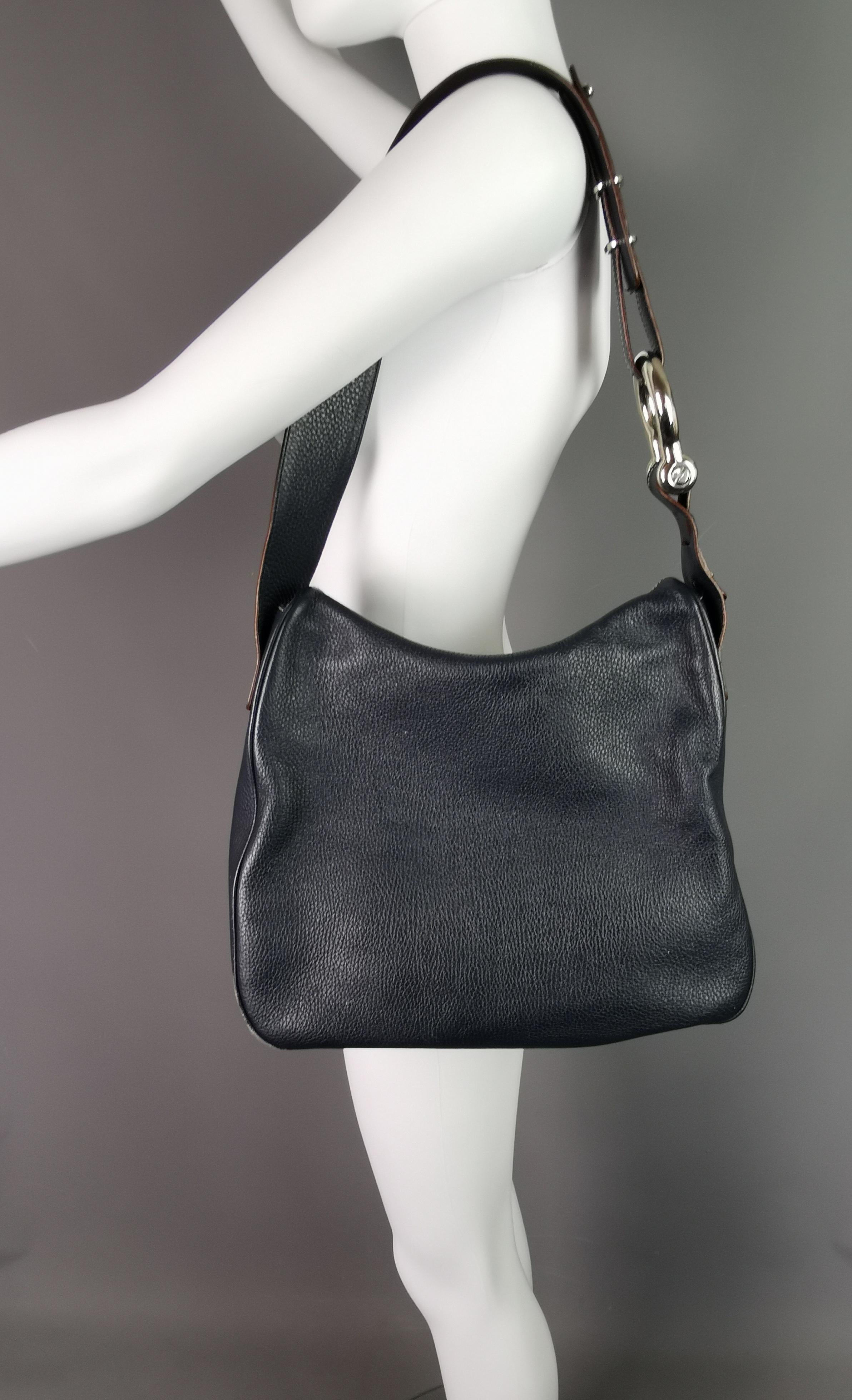 Burberry navy blue pebble leather handbag, Shoulder bag  9