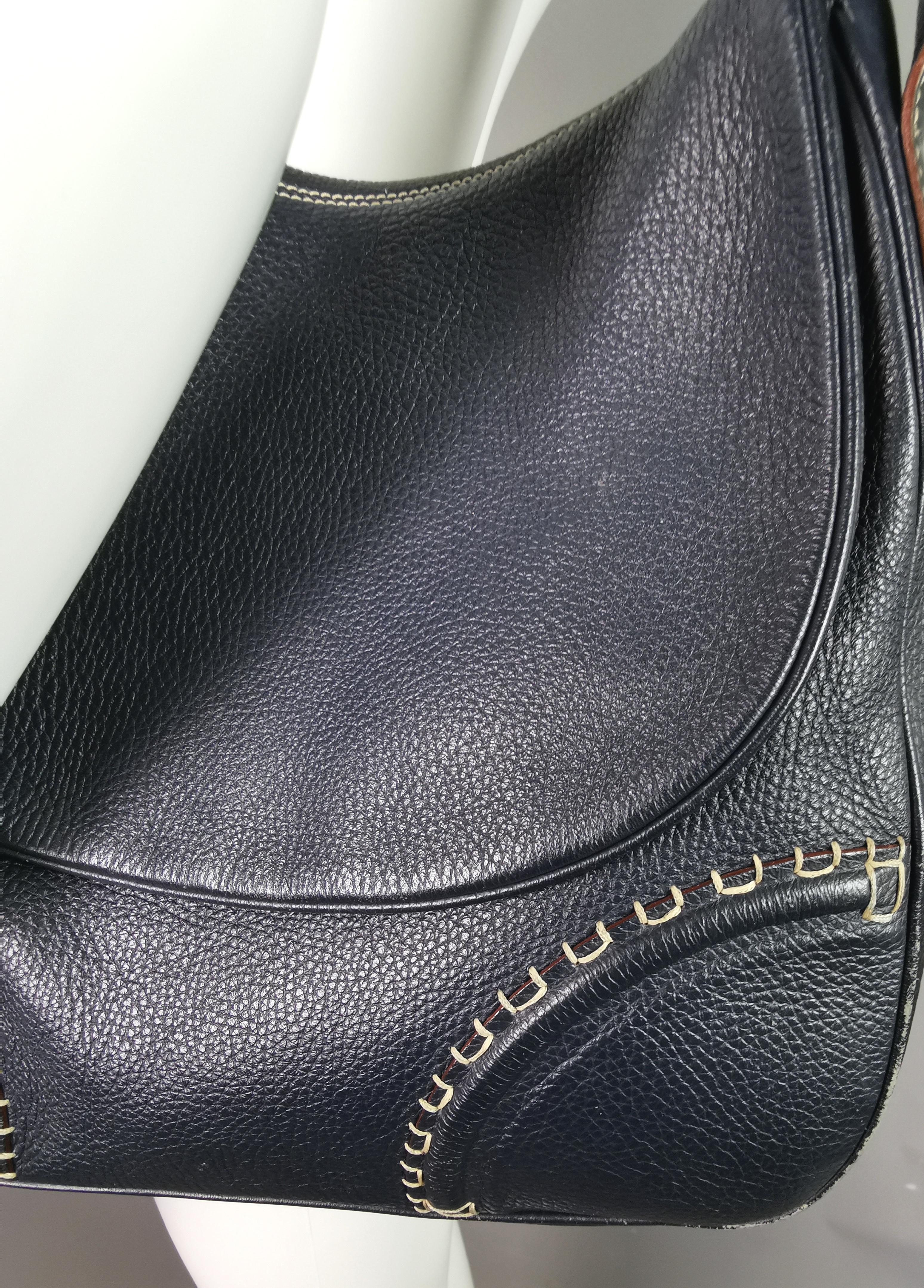 Women's Burberry navy blue pebble leather handbag, Shoulder bag 