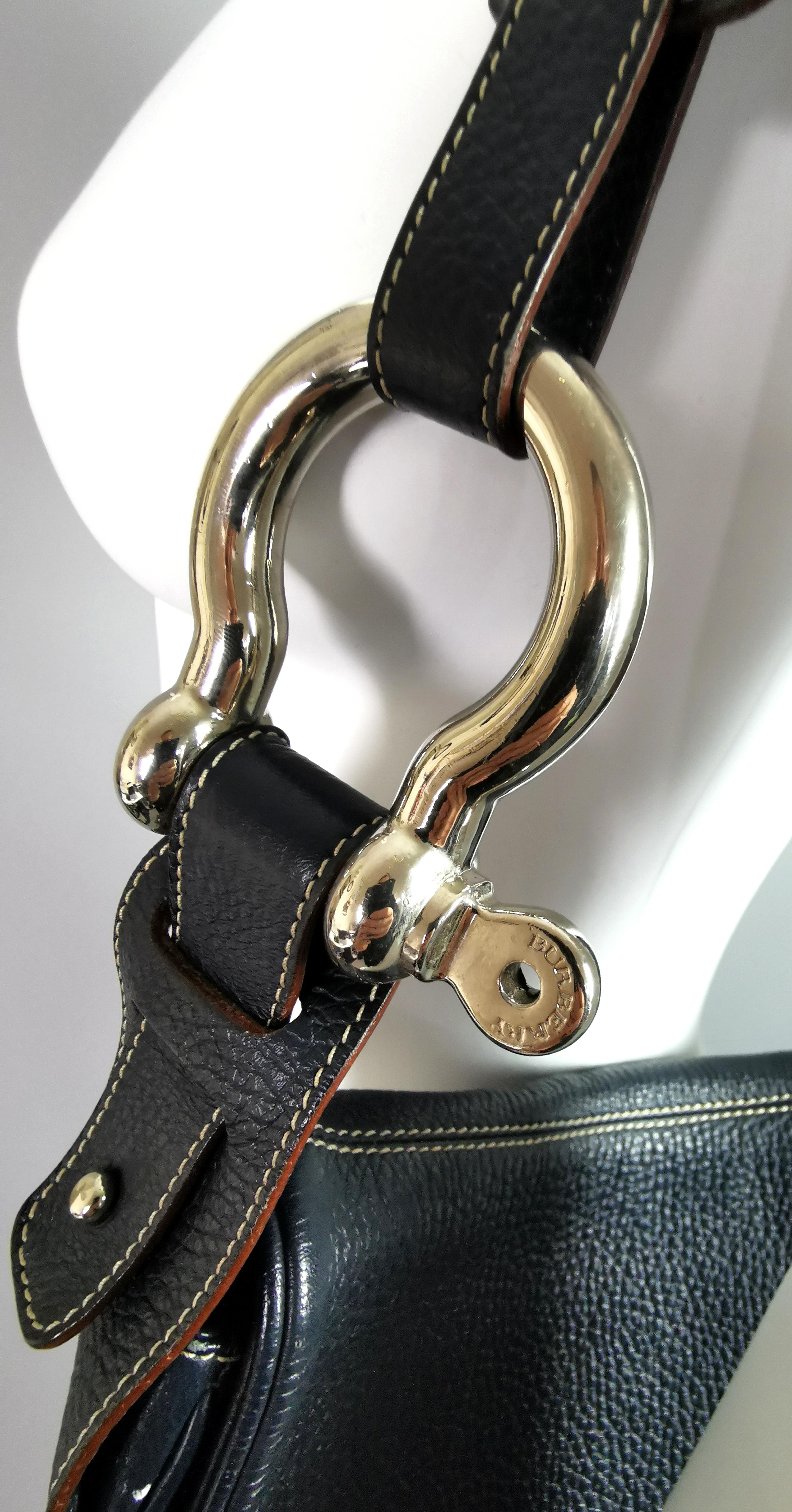 Burberry navy blue pebble leather handbag, Shoulder bag  5