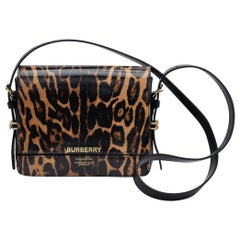 Schwarze Cheetah-Tasche aus Kalbsleder von Burberry