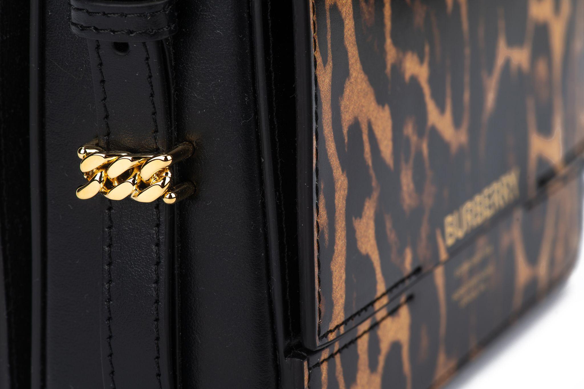 Burberry Grace-Tasche mit Cheetah-Druck (Schwarz) im Angebot