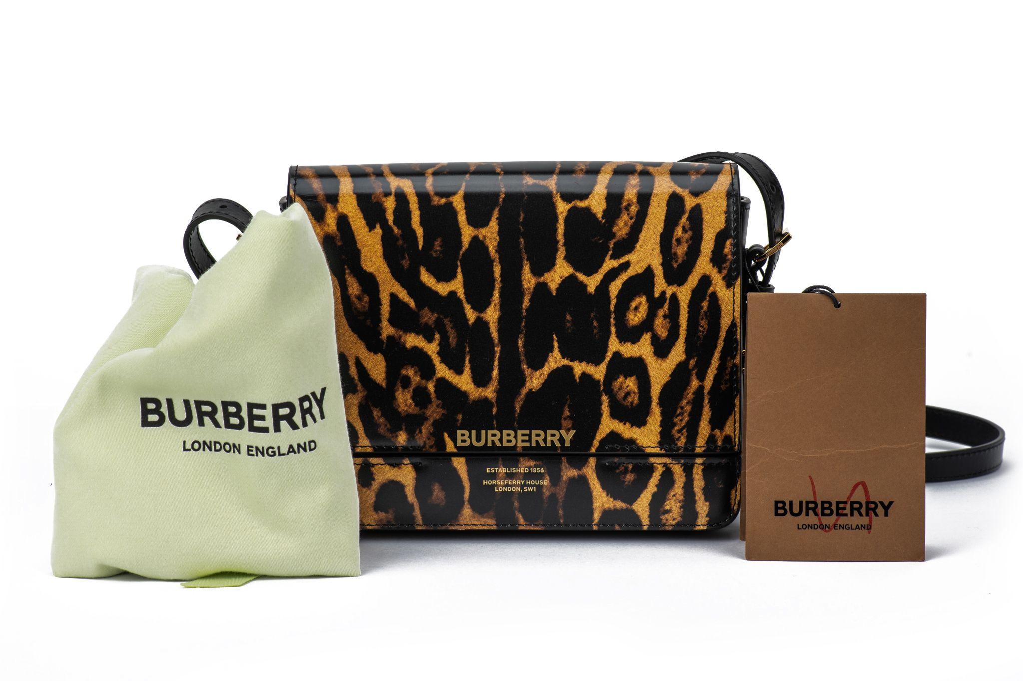 Burberry Grace-Tasche mit Cheetah-Druck im Zustand „Neu“ im Angebot in West Hollywood, CA