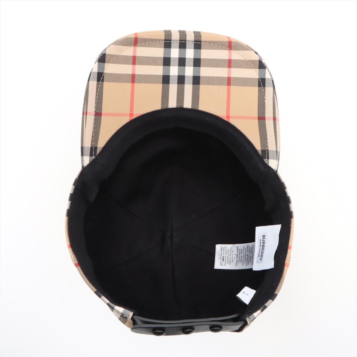 Gorra de béisbol Burberry Nova Check en Bueno Estado en Humacao, PR