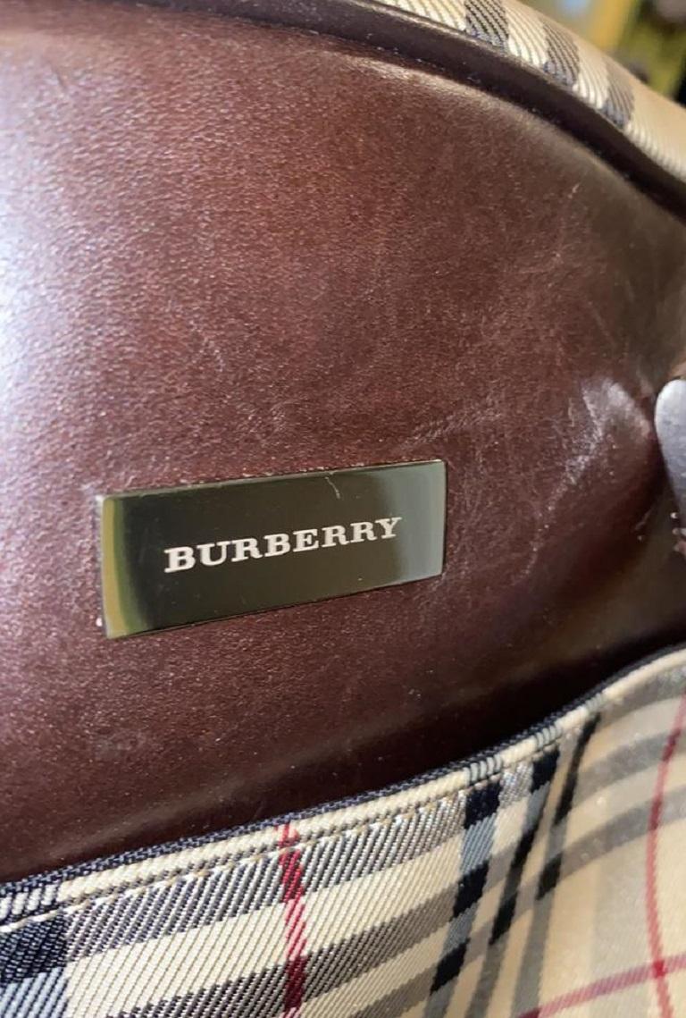Gris Burberry sac à main  Duffle Boston à carreaux Nova avec sangle 860789 en vente