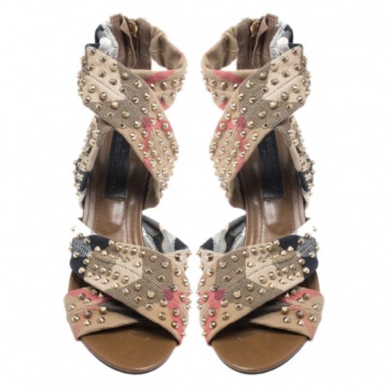 Marron Burberry Nova Check Criss Cross Canvas Spike Studded Open Toe Sandals Size 37 en vente