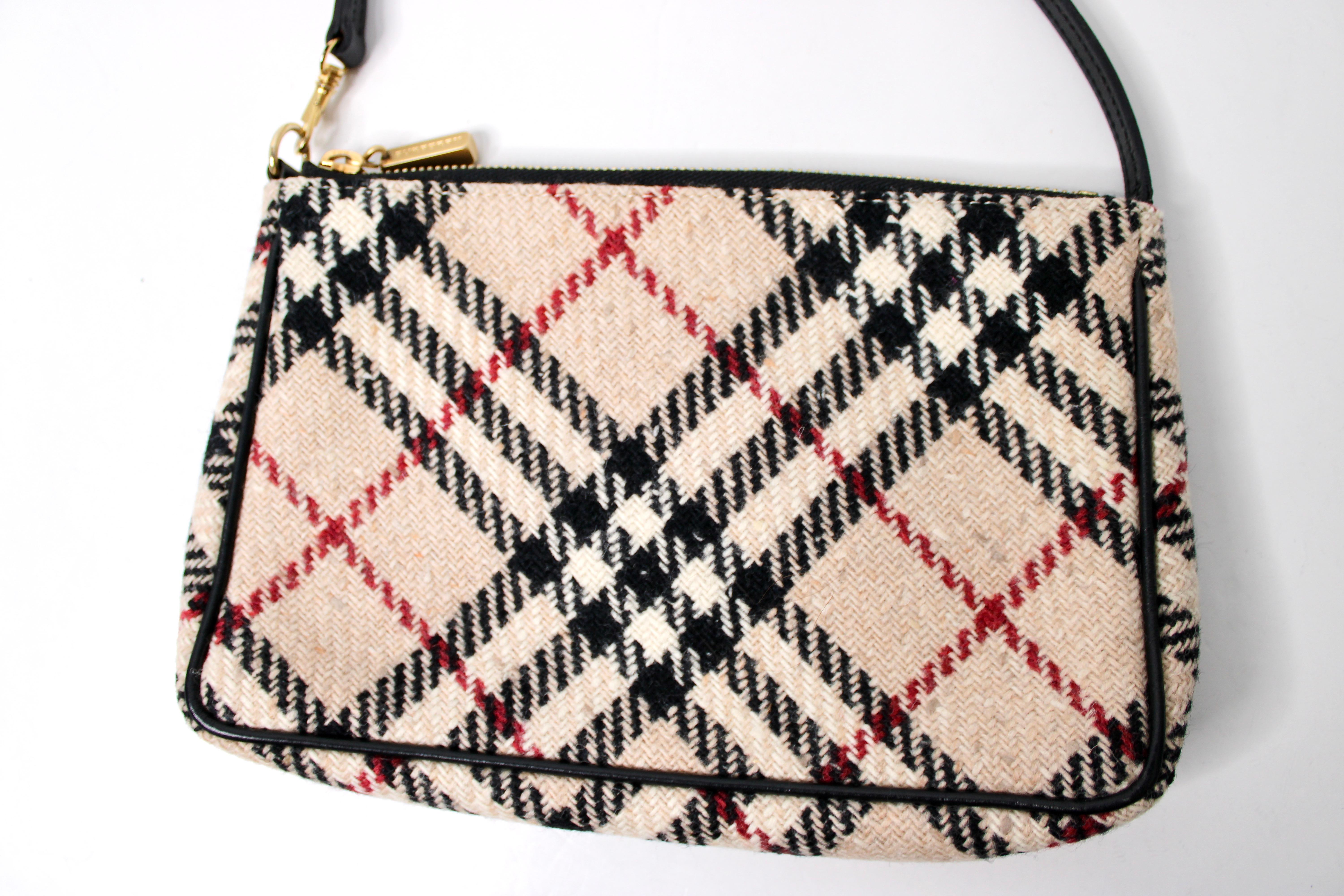 Marrone Burberry Nova Check Wool Mini Borsa a tracolla circa Y2K in vendita