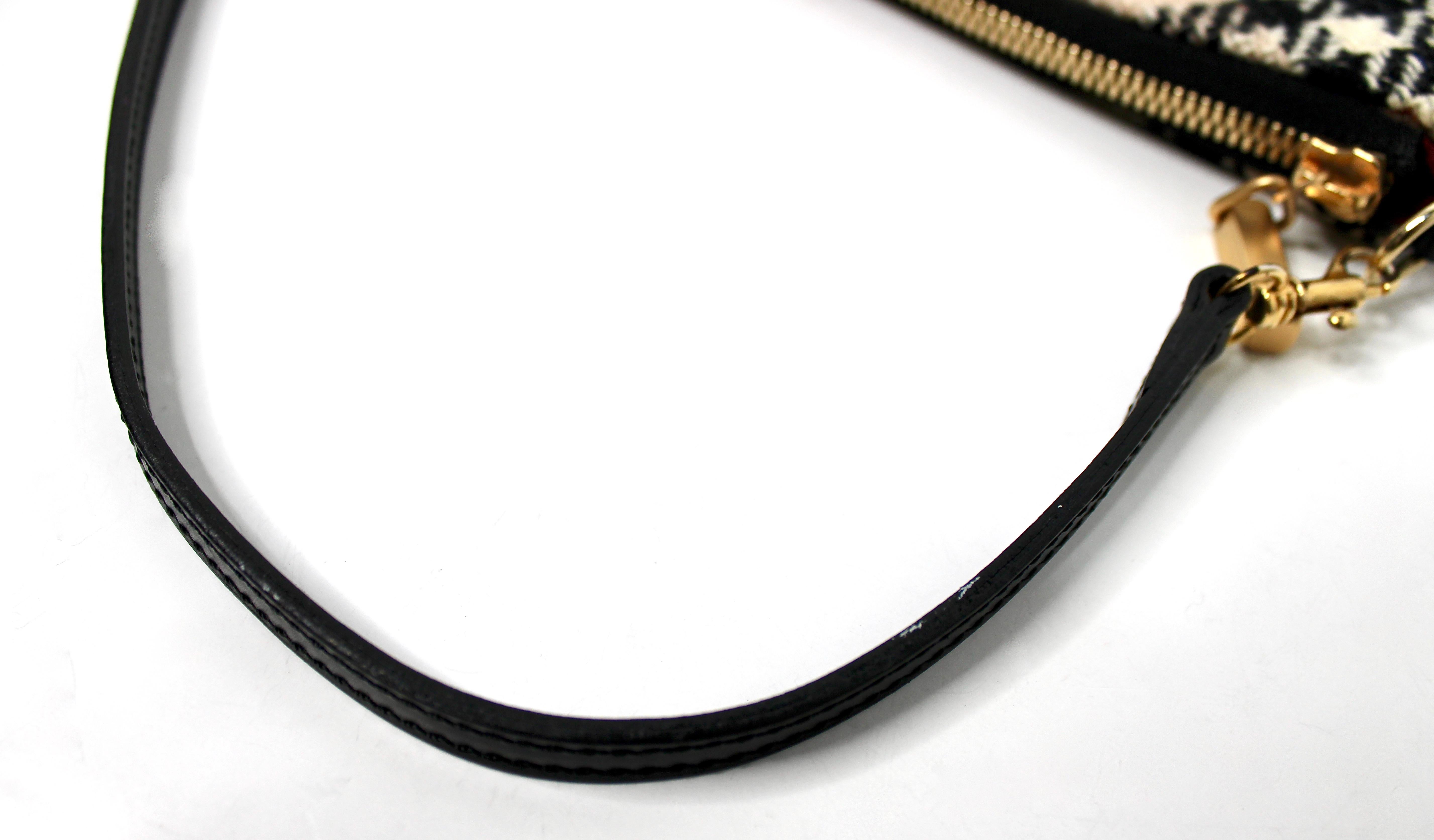 Burberry Nova Check Wool Mini Borsa a tracolla circa Y2K in vendita 2