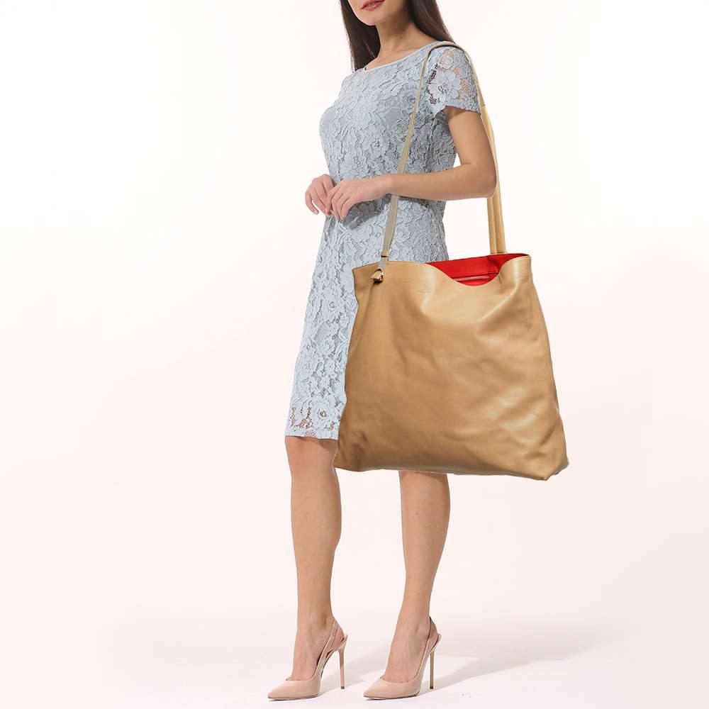 Burberry Nude Beige Leather Large Astra Tote In Excellent Condition For Sale In Dubai, Al Qouz 2
