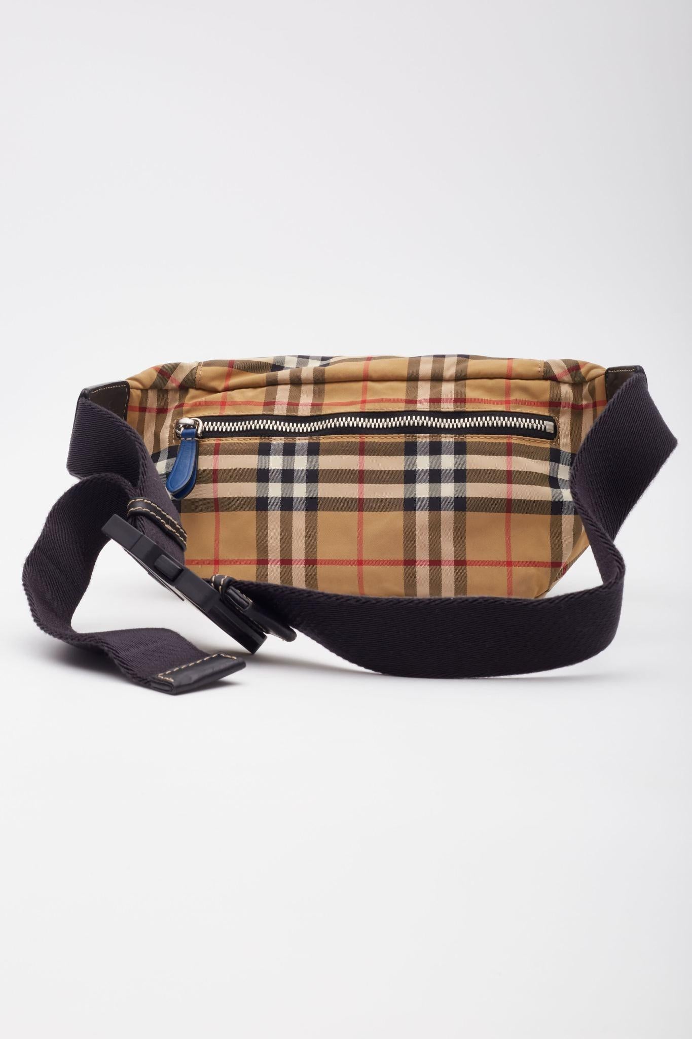 Burberry Nylon Check Sonny Yellow Medium Belt Bag In Excellent Condition For Sale In Montreal, Quebec