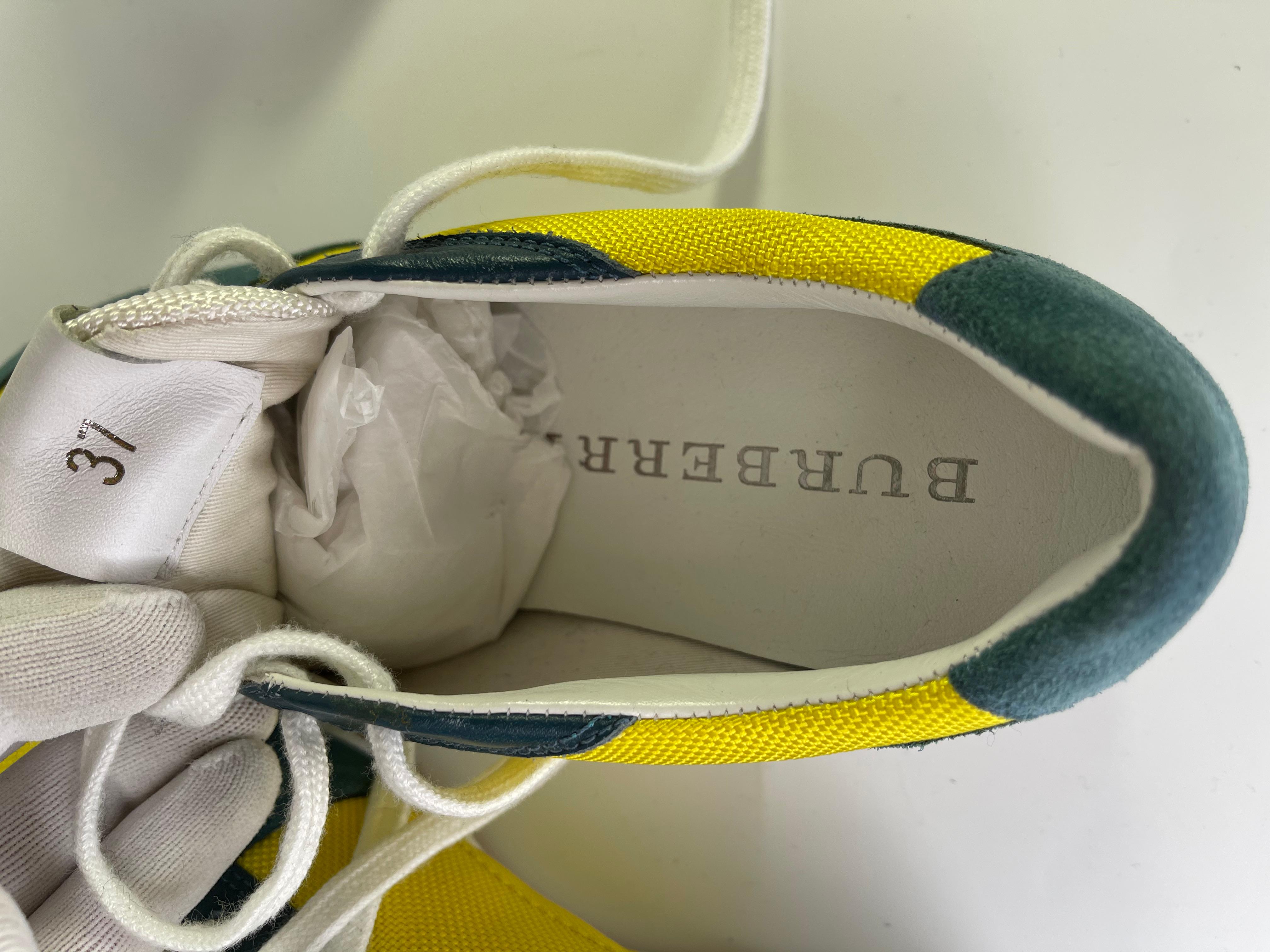 Burberry Nylon Suede Pop Sneakers Womens (37 EU) In New Condition For Sale In Montreal, Quebec