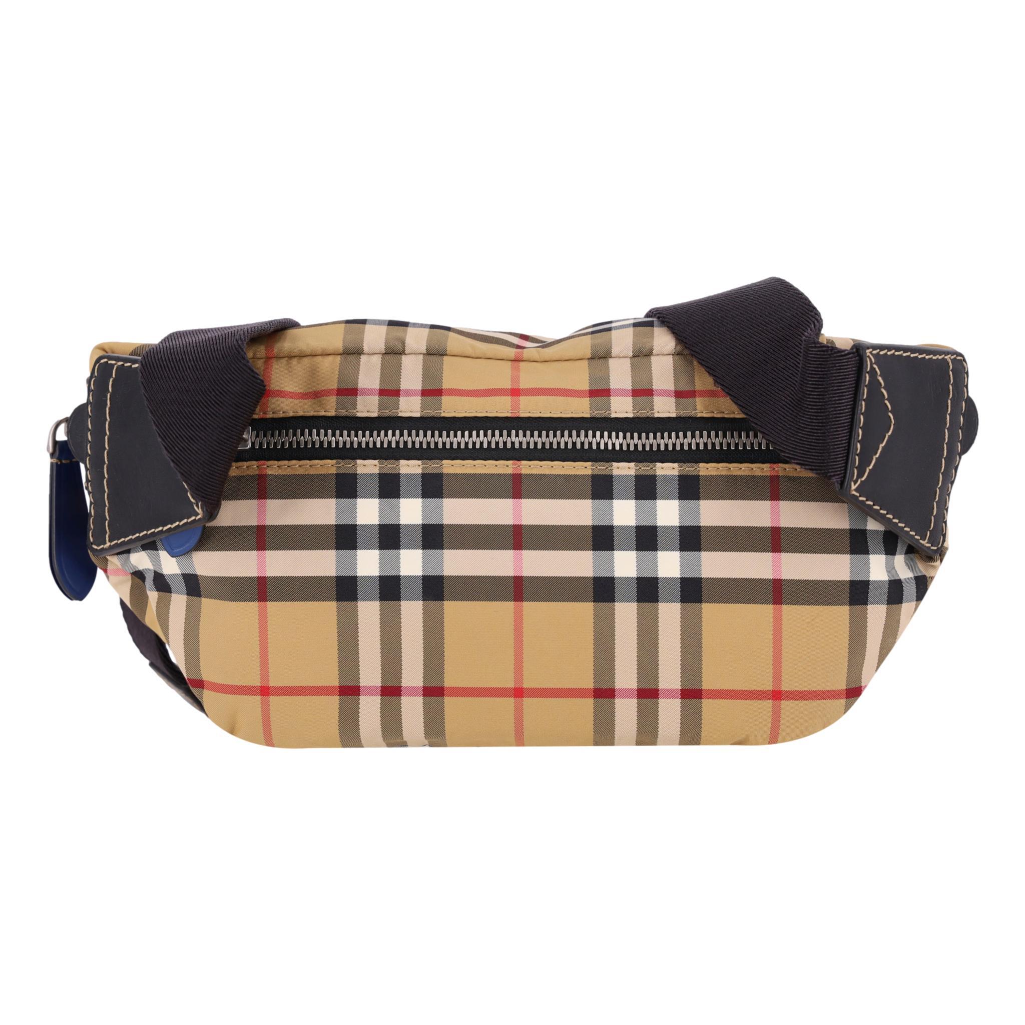 Burberry Nylon Vintage Check Belt Bag In Good Condition For Sale In London, GB
