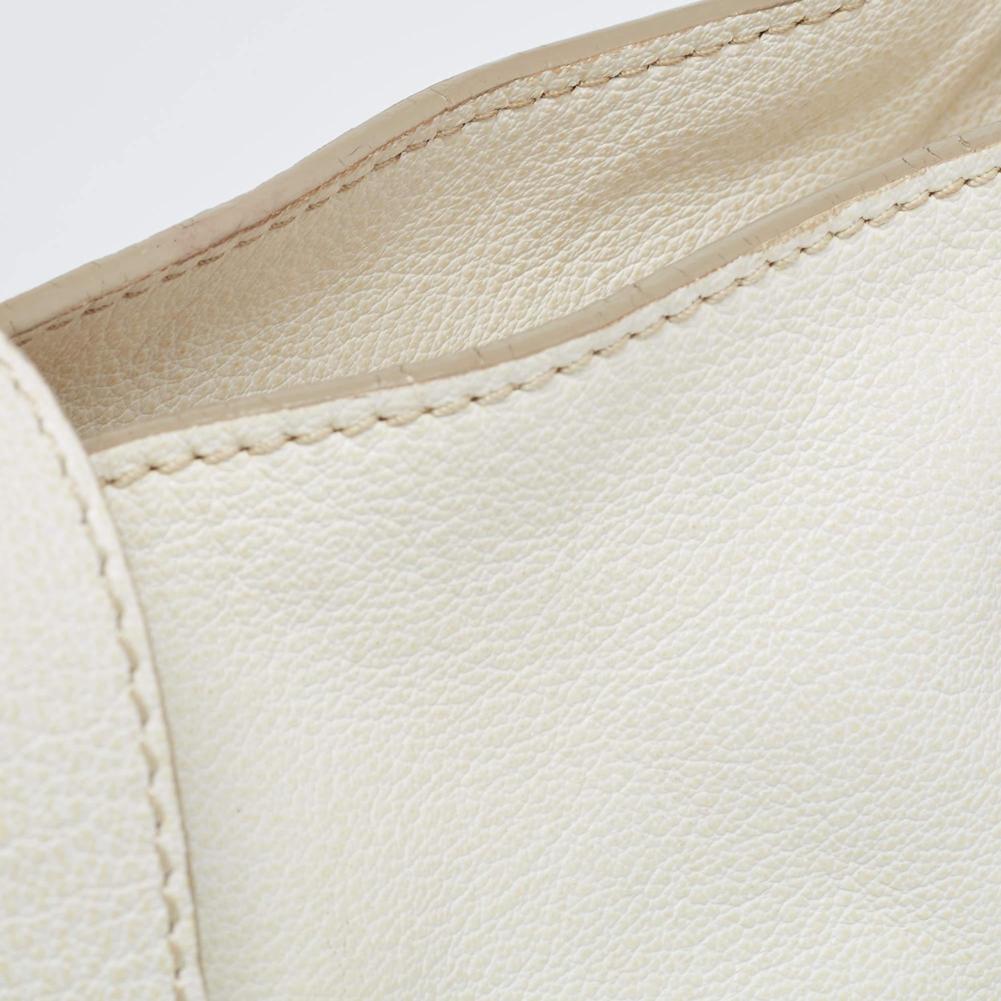 Burberry Off White Leather Creighton Hobo In Good Condition For Sale In Dubai, Al Qouz 2