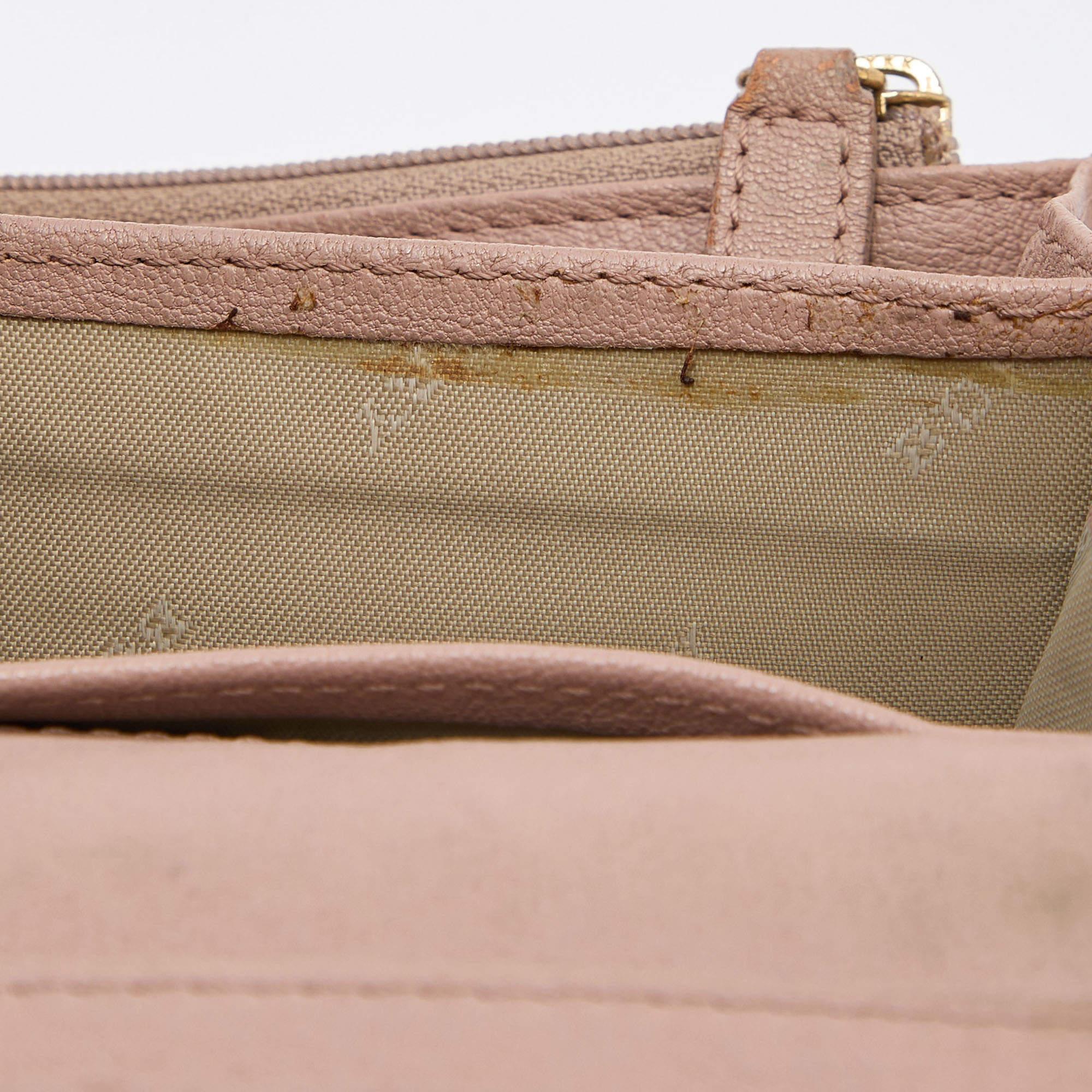 Burberry Old Rose Pleated Leather Flap Continental Wallet In Fair Condition For Sale In Dubai, Al Qouz 2
