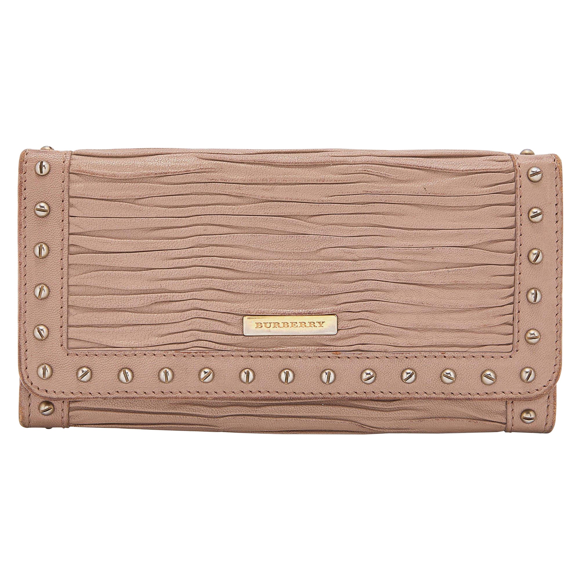 Burberry Old Rose plissiertes kontinentales Portemonnaie aus Leder mit Klappe