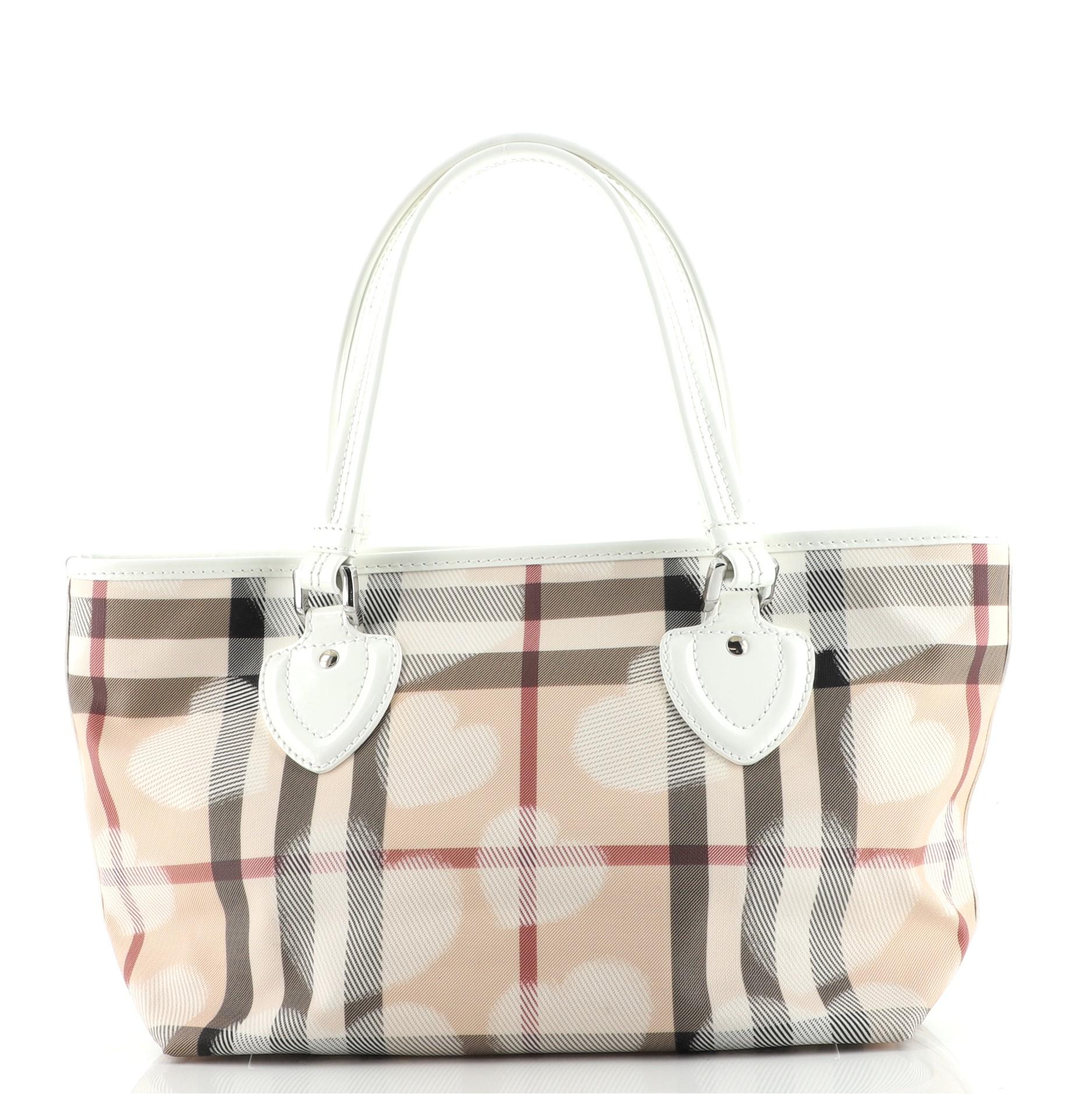 Burberry Nova Karierte offene Tragetasche aus beschichtetem Segeltuch im Zustand „Gut“ in NY, NY