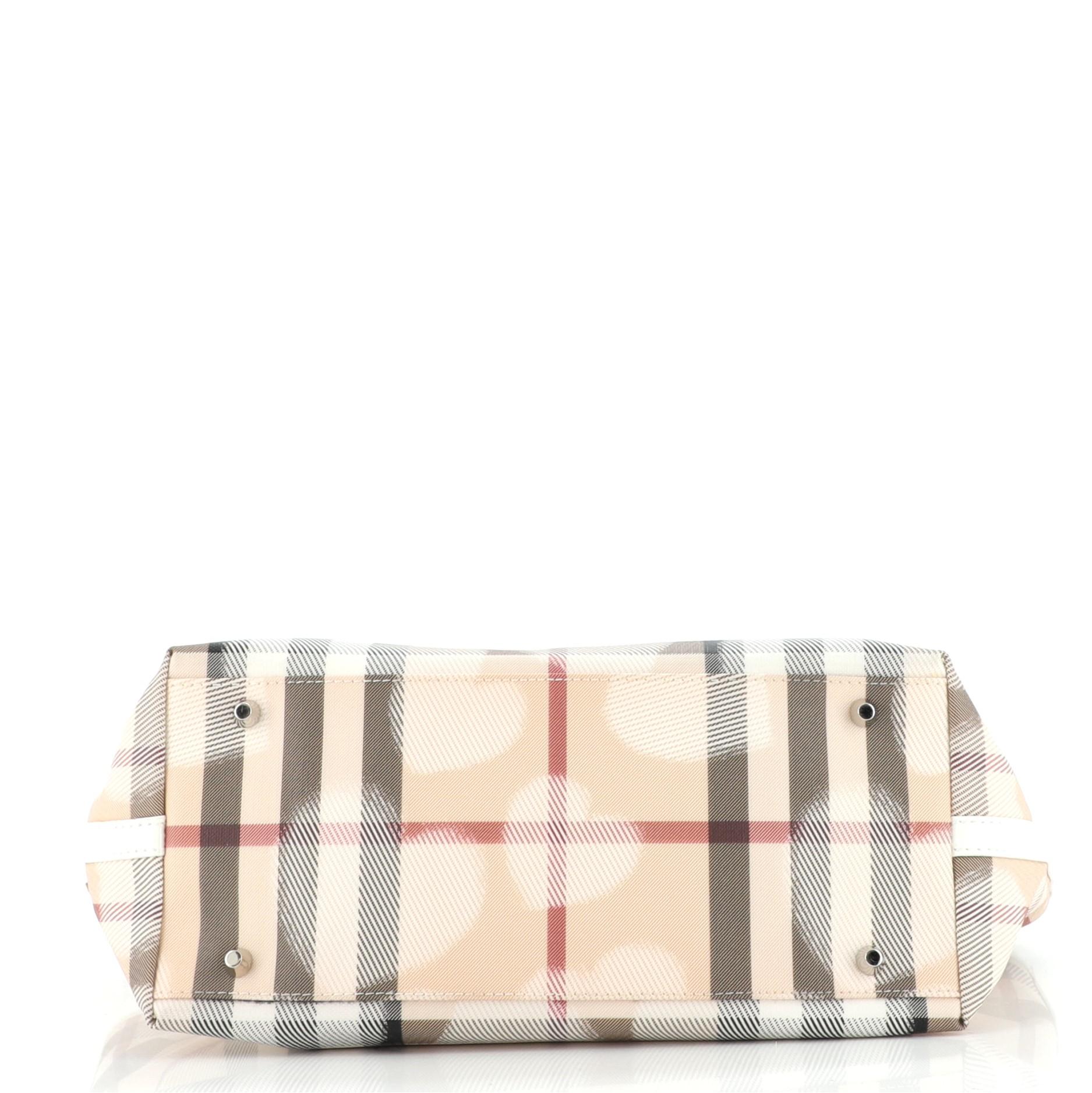 Burberry Nova Karierte offene Tragetasche aus beschichtetem Segeltuch für Damen oder Herren
