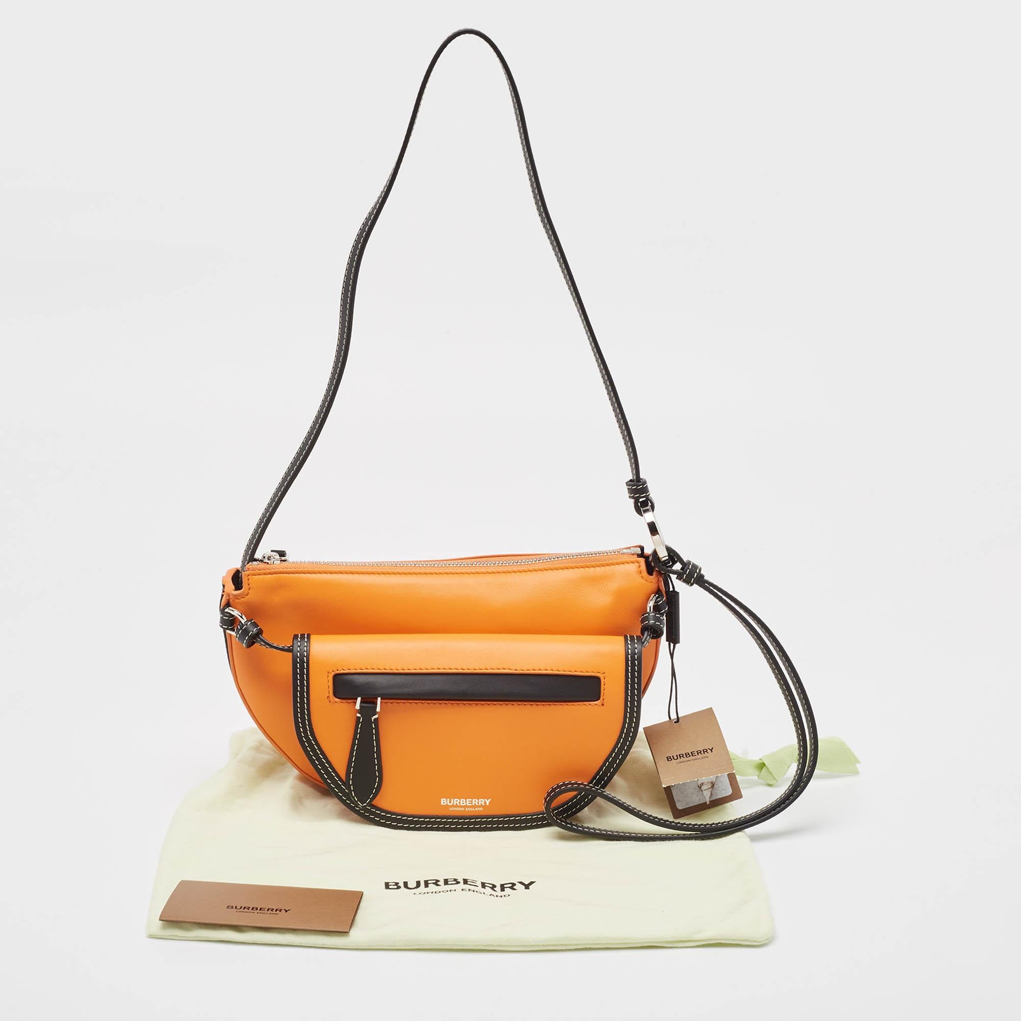 Burberry - Mini sac Olympia double en cuir orange/noir en vente 9