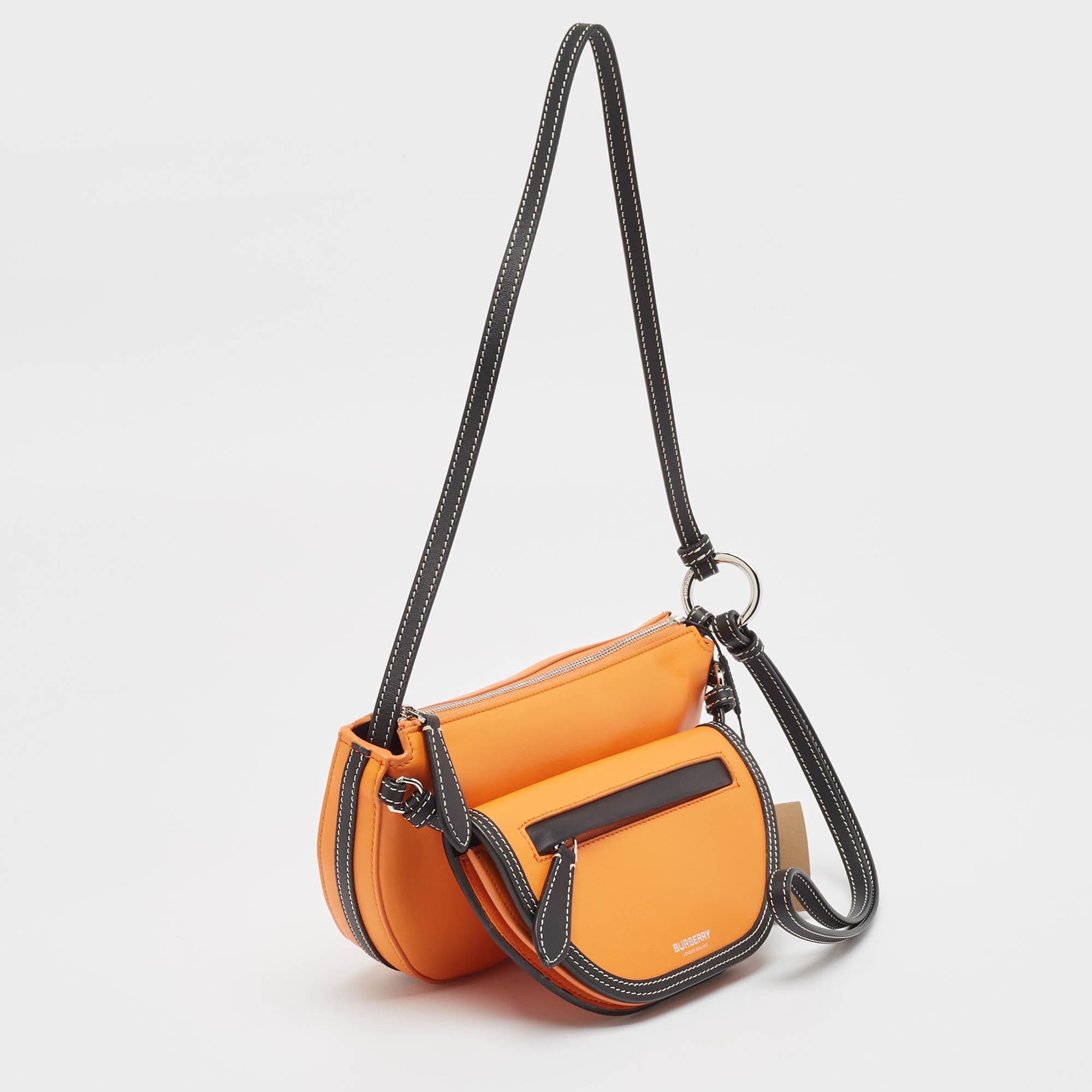 Burberry - Mini sac Olympia double en cuir orange/noir Pour femmes en vente