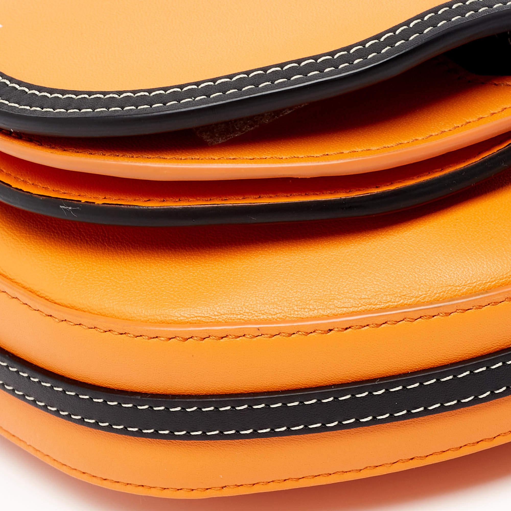 Burberry - Mini sac Olympia double en cuir orange/noir en vente 2