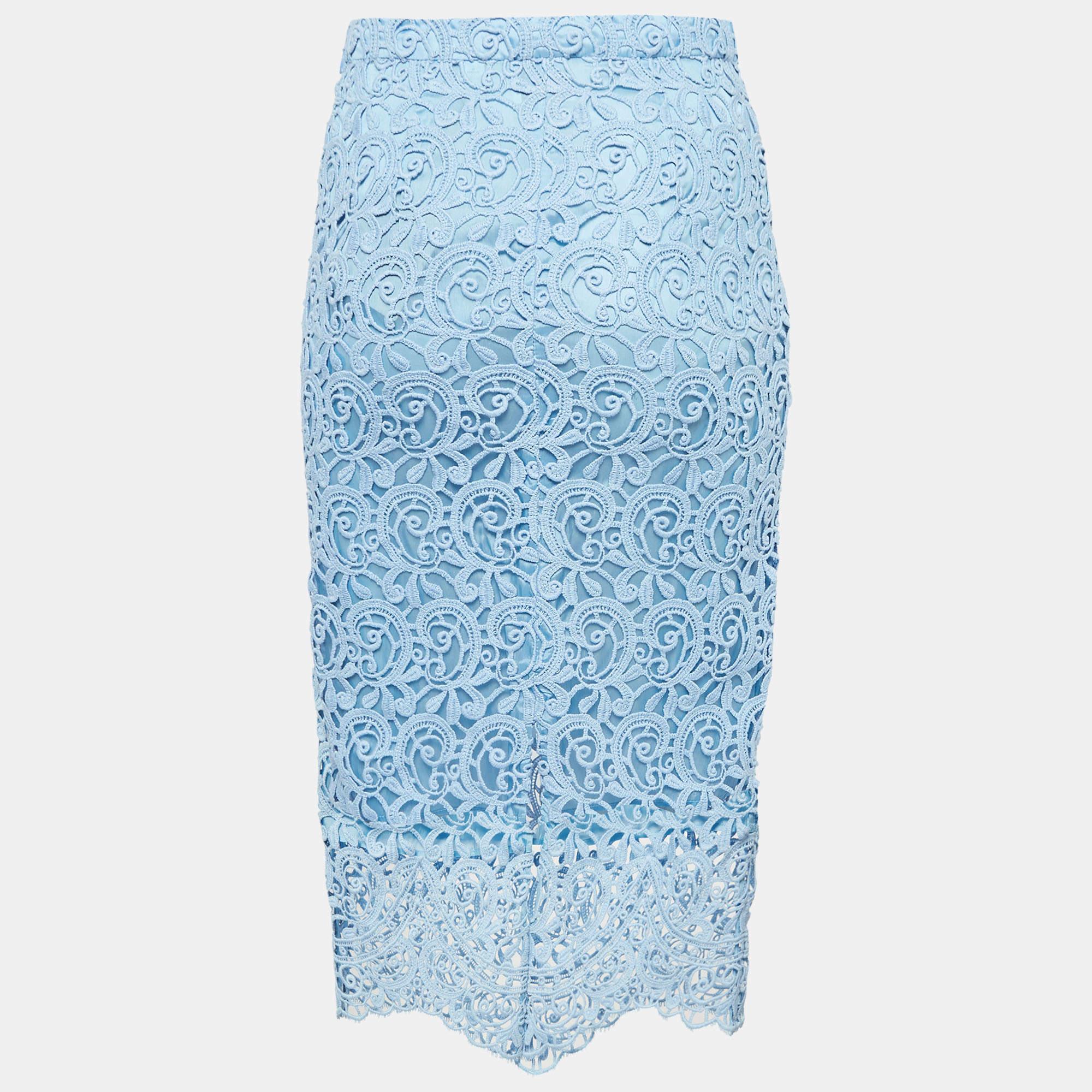 This elegant skirt is worth adding to your closet! Crafted from fine materials, it is exquisitely designed into a flattering shape.

Includes: Tag

