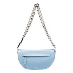 Burberry Borsa a tracolla piccola Olympia con catena in pelle morbida blu pallido