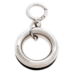 Burberry - Porte-clés en cuir plaqué palladium avec œillet de suspension