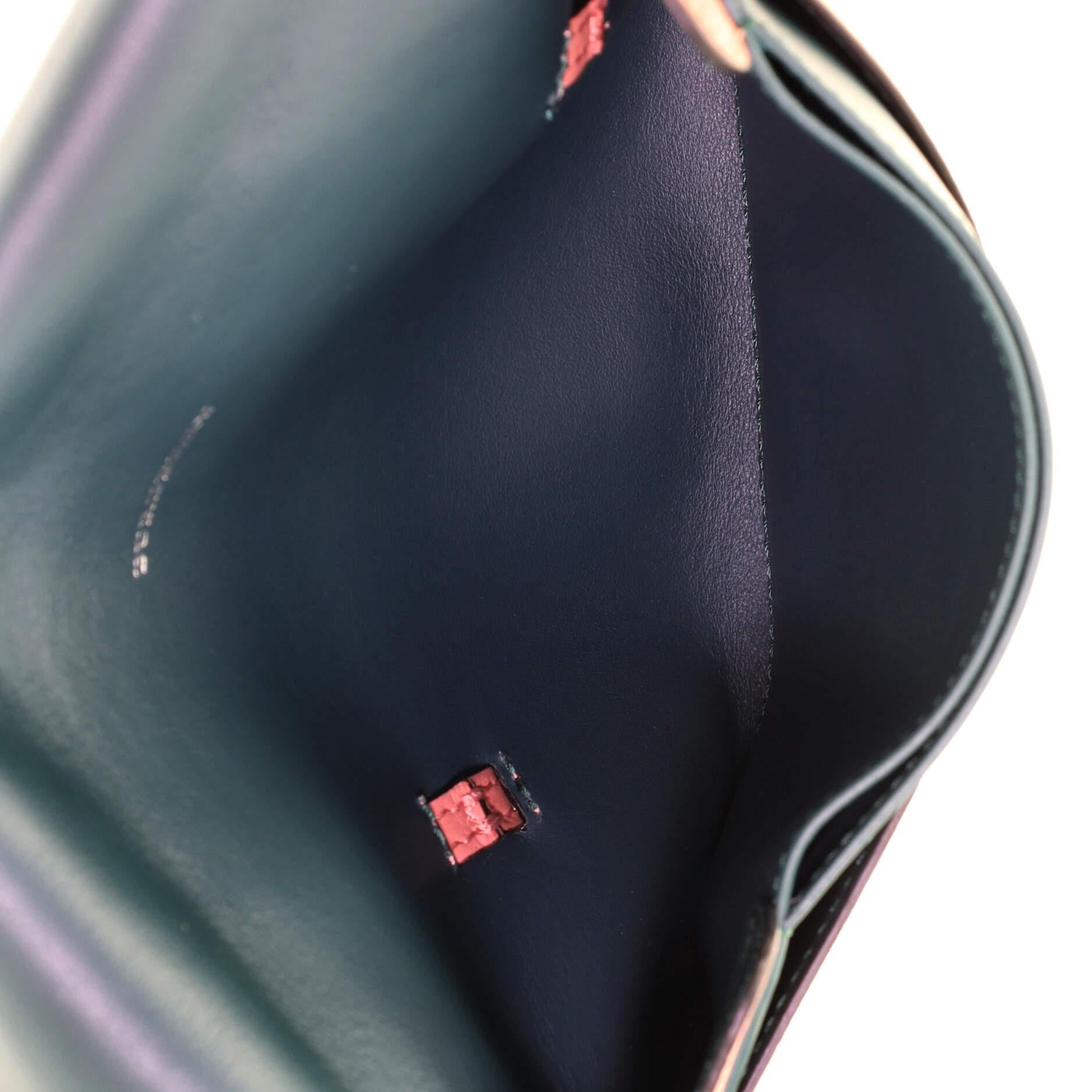 Burberry Pearson Clutch Leather In Good Condition In NY, NY