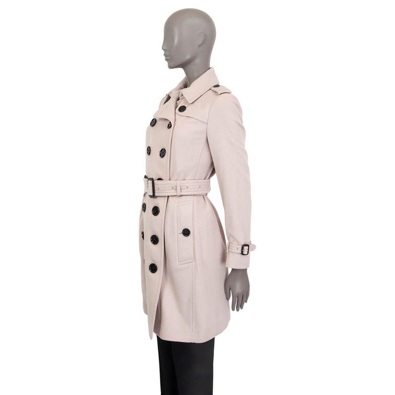 Trench-coat THE SANDRINGHAM rose cachemire, taille 6 XS En vente sur 1stDibs