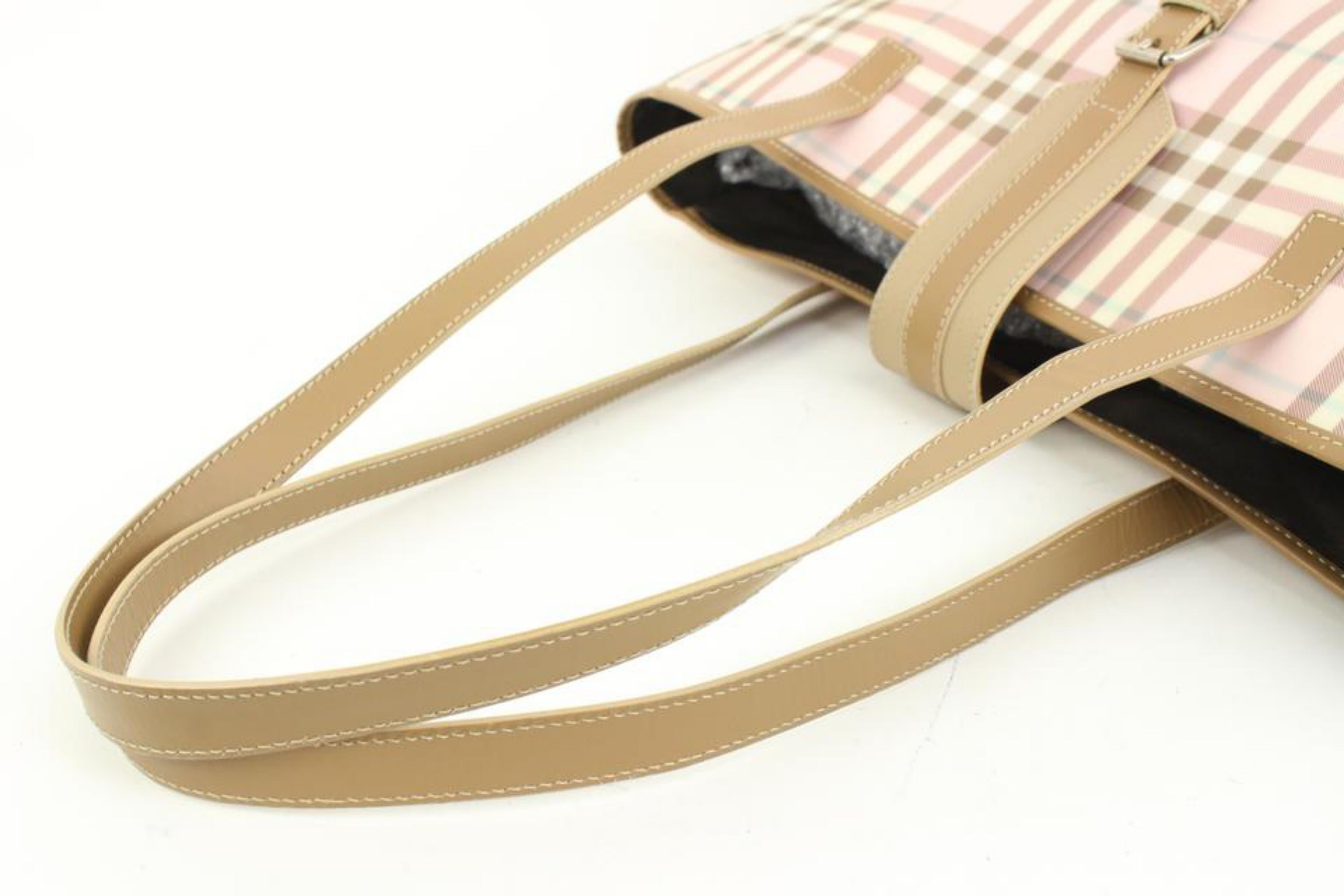 Burberry Candy Check Diaper-Tasche aus rosa Baumwolle mit changed Pad 14b419s im Zustand „Gut“ in Dix hills, NY
