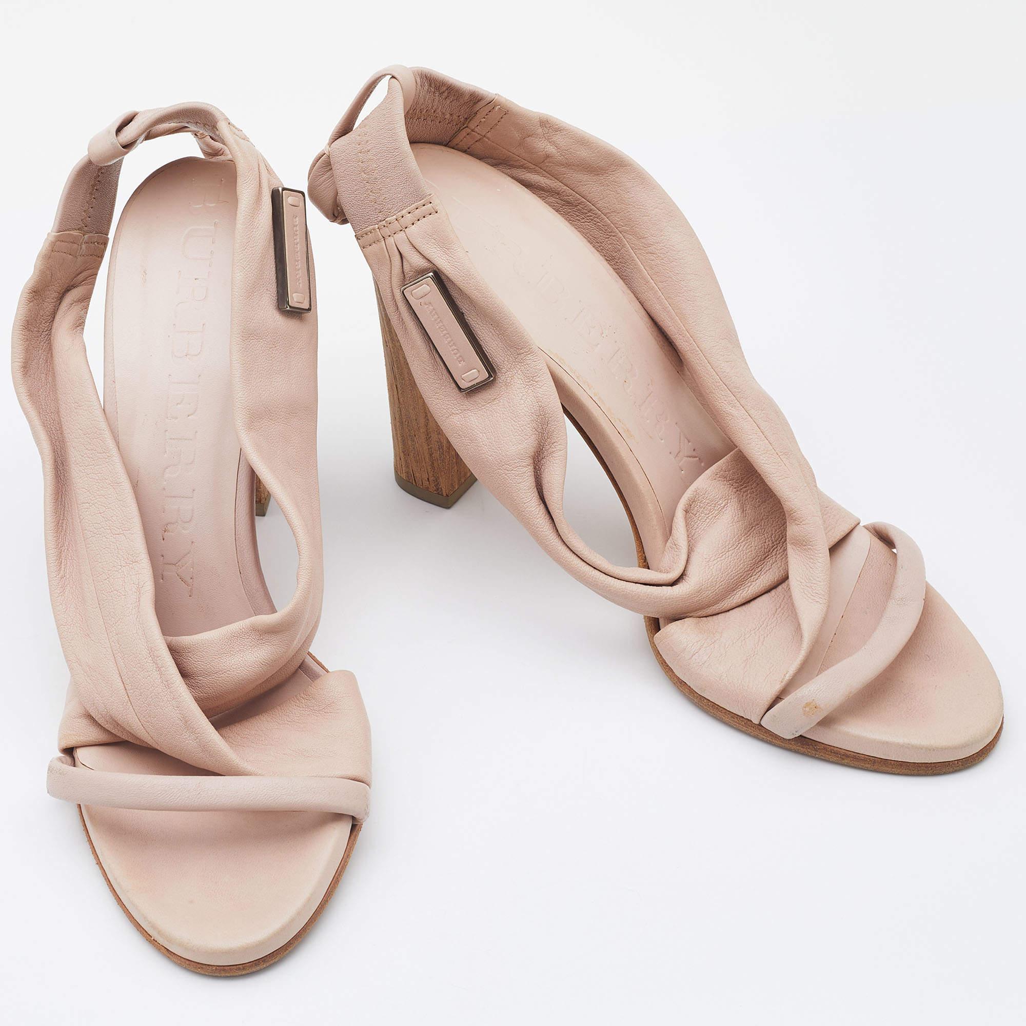 Burberry Pink Leather Criss Cross Slingback Sandals Size 39 In Fair Condition For Sale In Dubai, Al Qouz 2