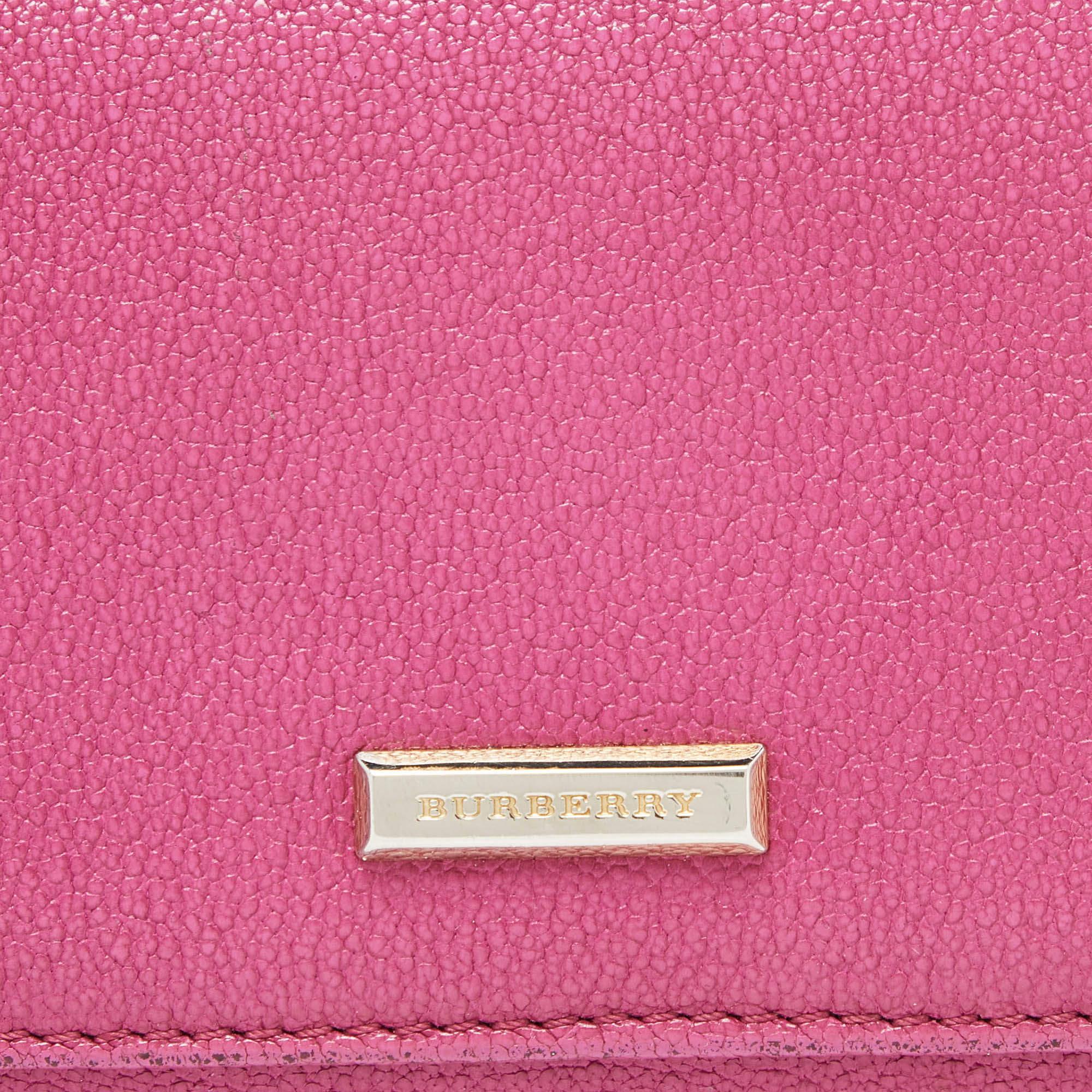 Burberry Pink Leather Flap Continental Wallet For Sale 4