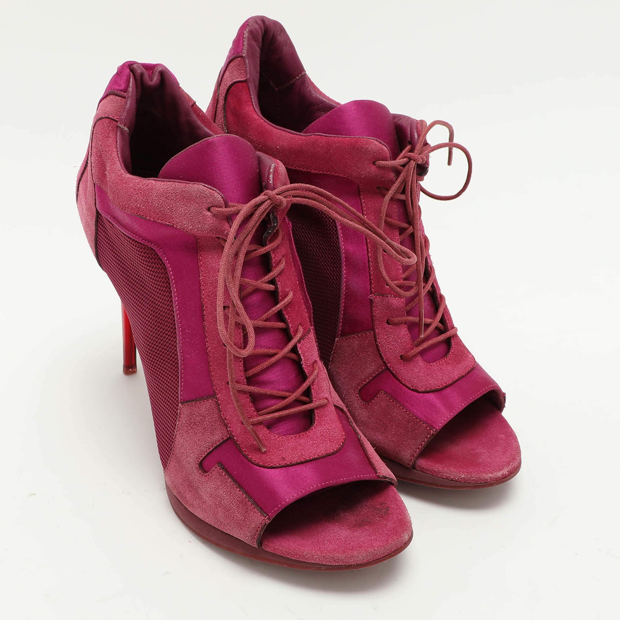 Burberry Pink Mesh and Satin Peep Toe Lace Up Booties Size 39 In Good Condition For Sale In Dubai, Al Qouz 2