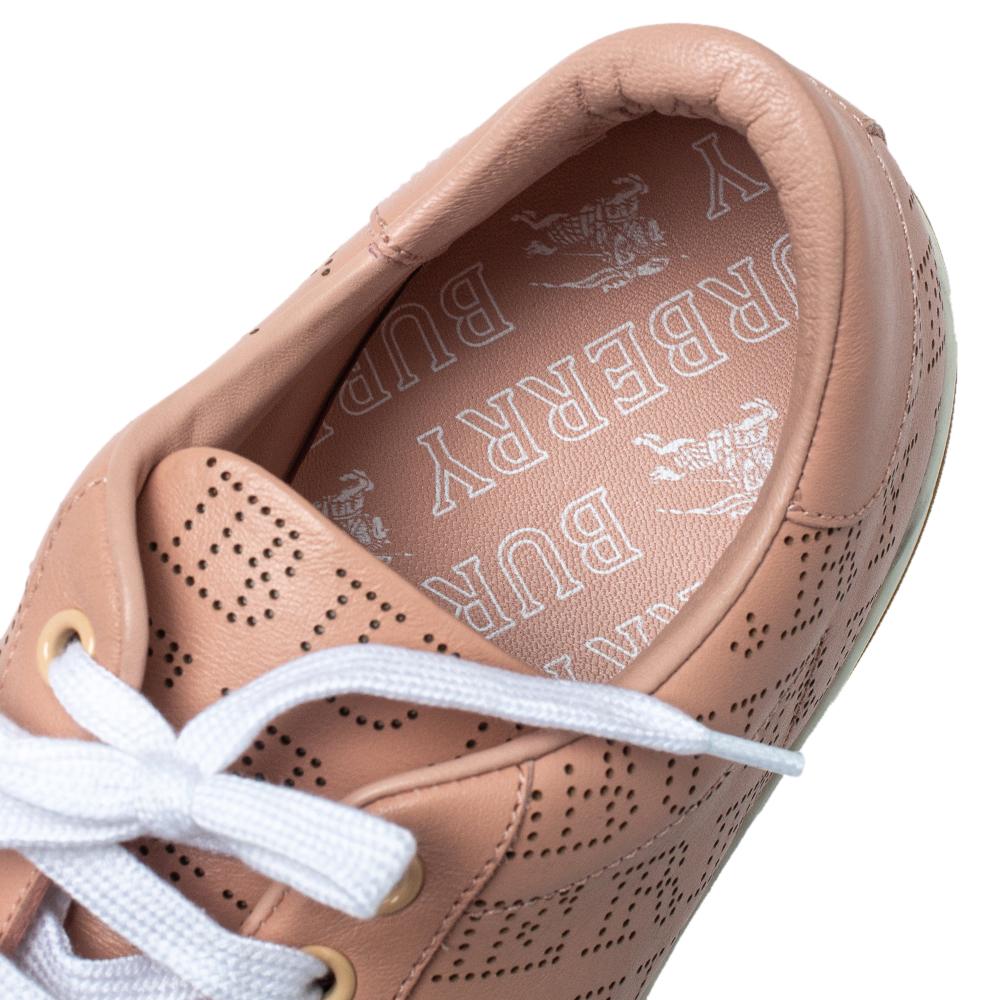 Beige Burberry Pink Perforated Leather Timsbury Low Top Sneakers Size 41