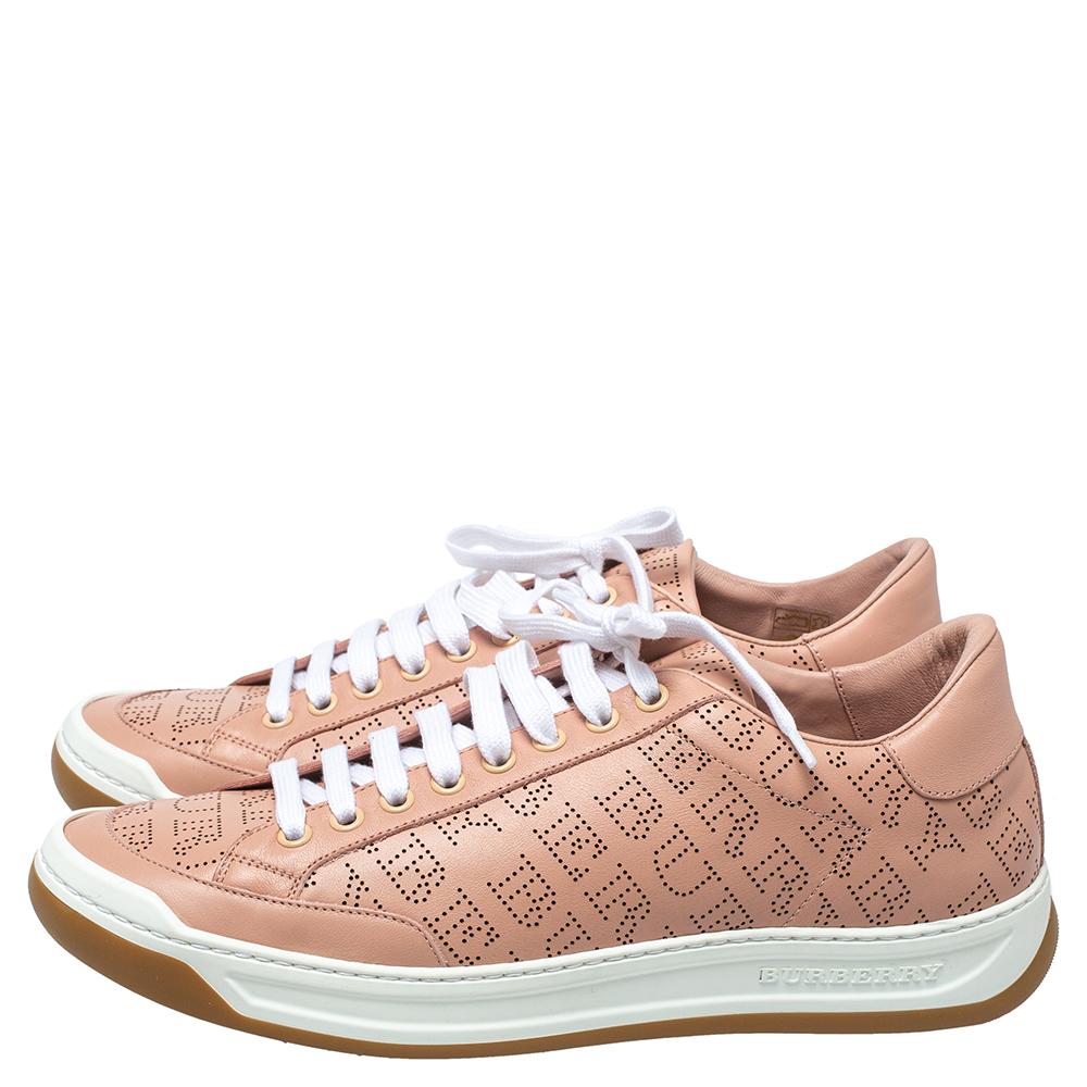 Burberry Pink Perforated Leather Timsbury Low Top Sneakers Size 41 In New Condition In Dubai, Al Qouz 2