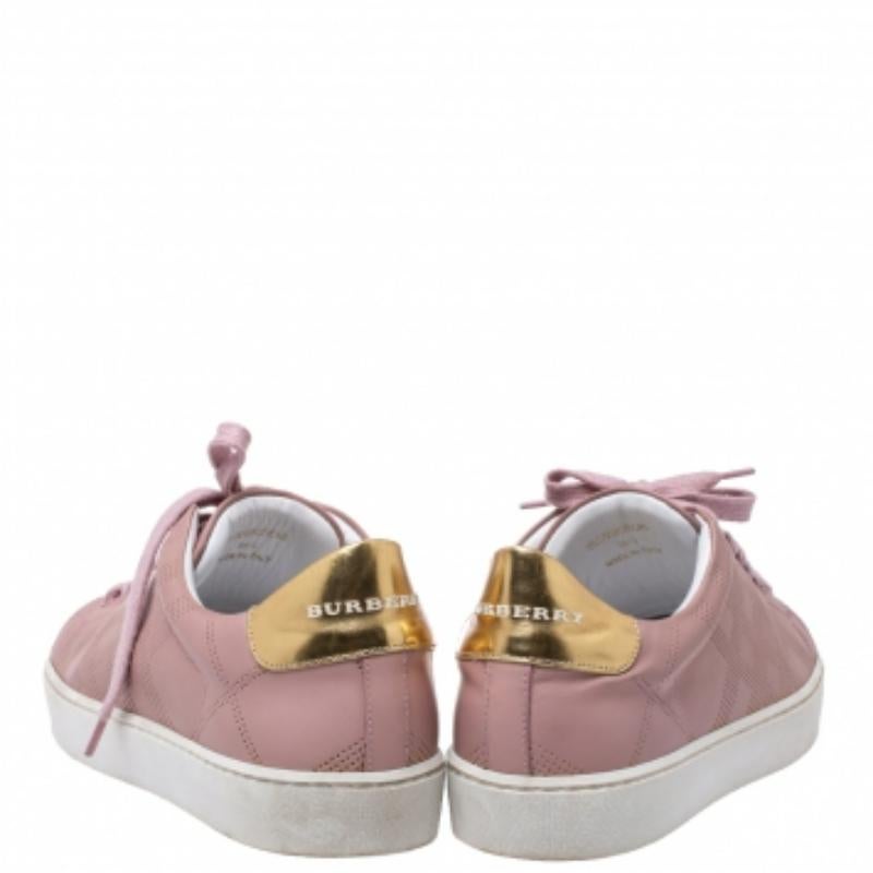 Burberry Pink Perforated Leather Westford Low Top Sneakers Size 38.5 For Sale 1