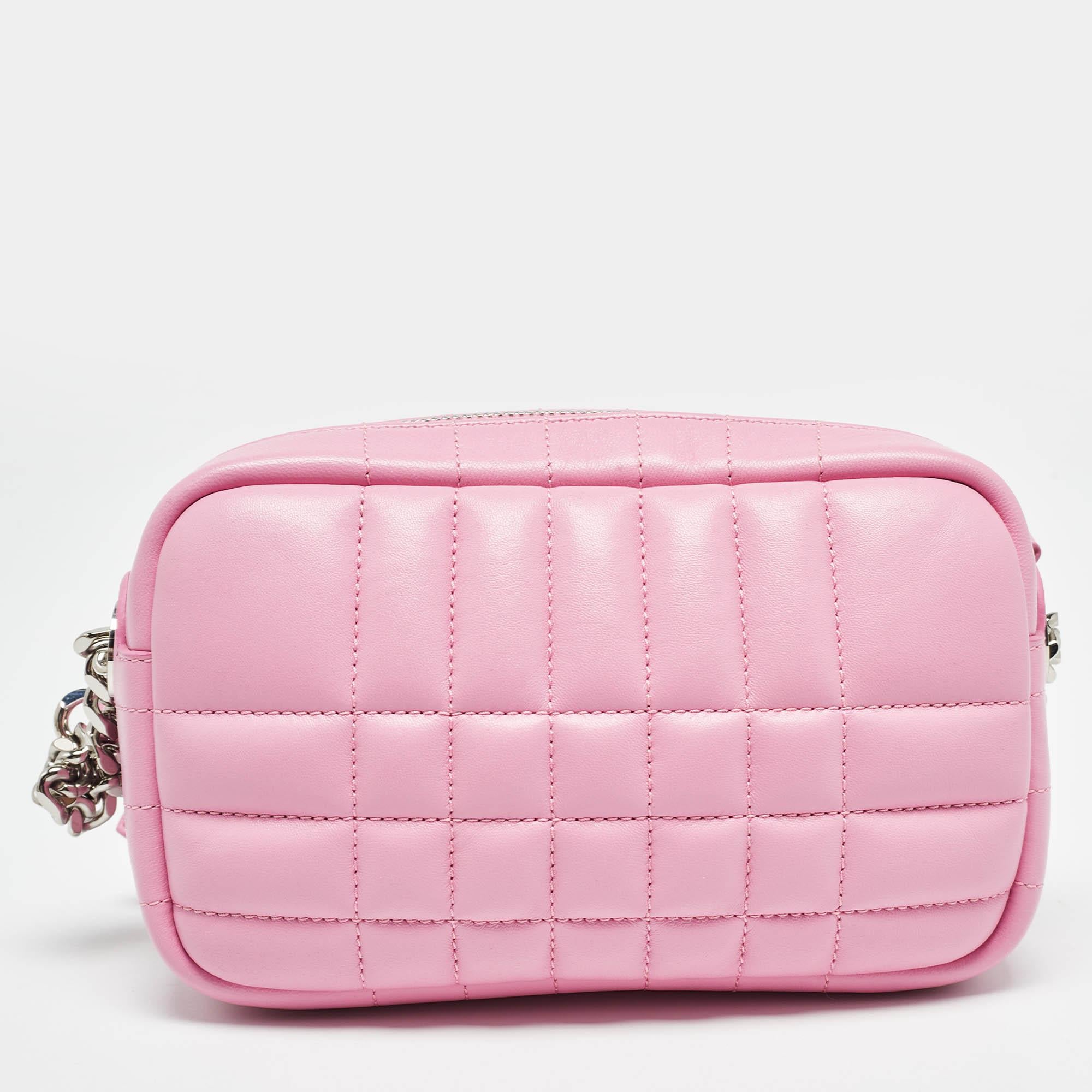 Burberry Borsa fotografica Lola Mini in pelle trapuntata rosa In condizioni Nuovo a Dubai, Al Qouz 2
