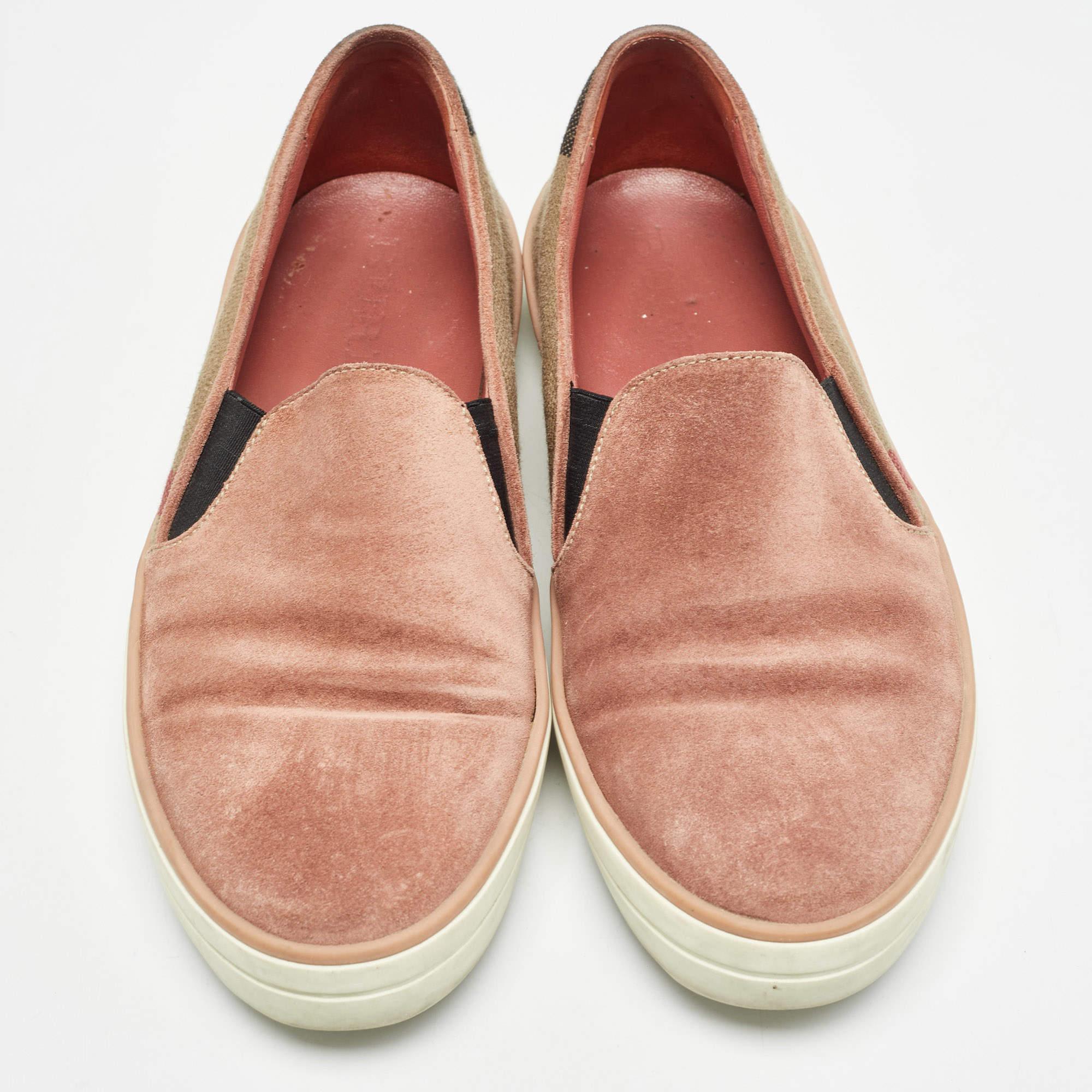 Beige Burberry Baskets Gauden à carreaux et daim rose taille 36 en vente