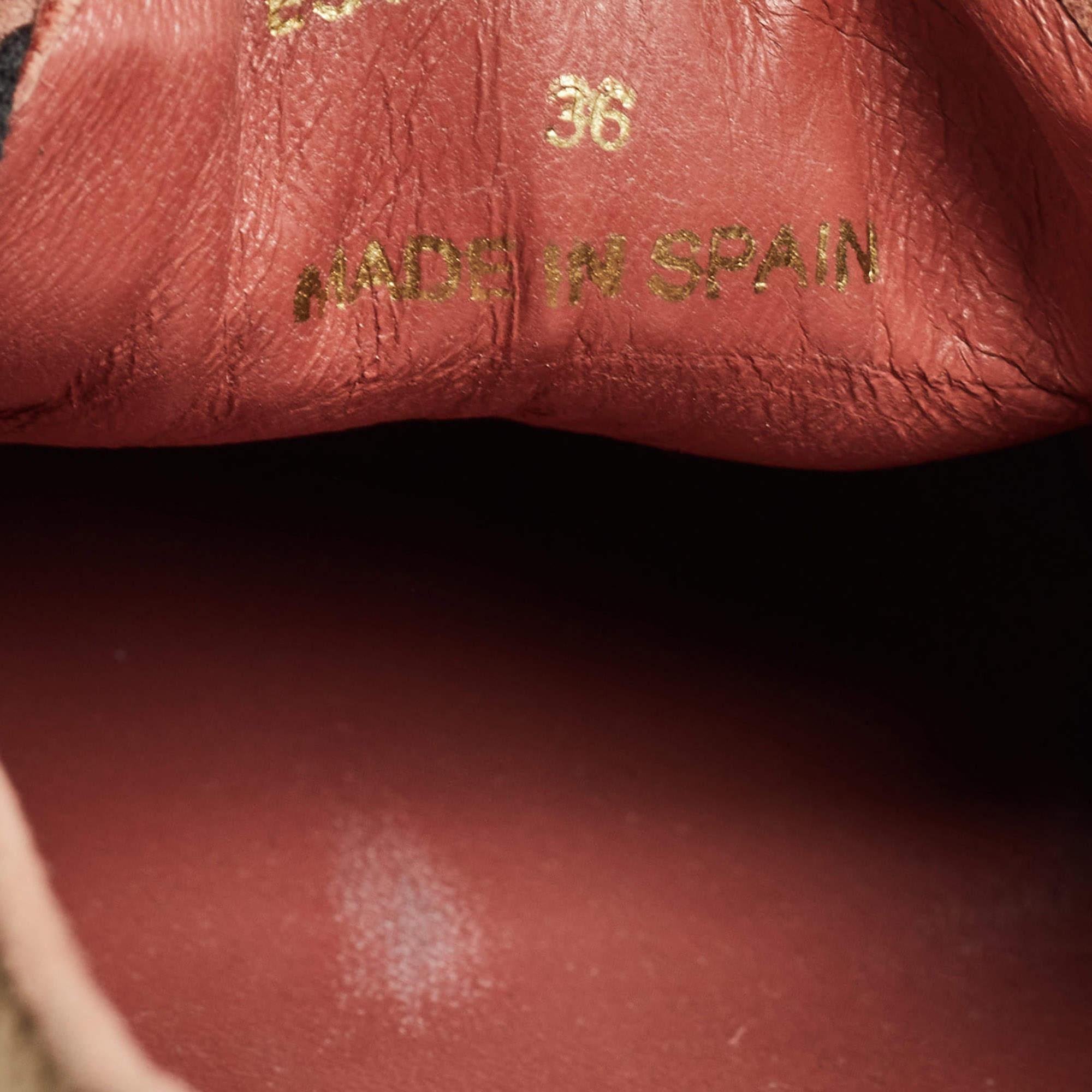 Burberry Baskets Gauden à carreaux et daim rose taille 36 en vente 2